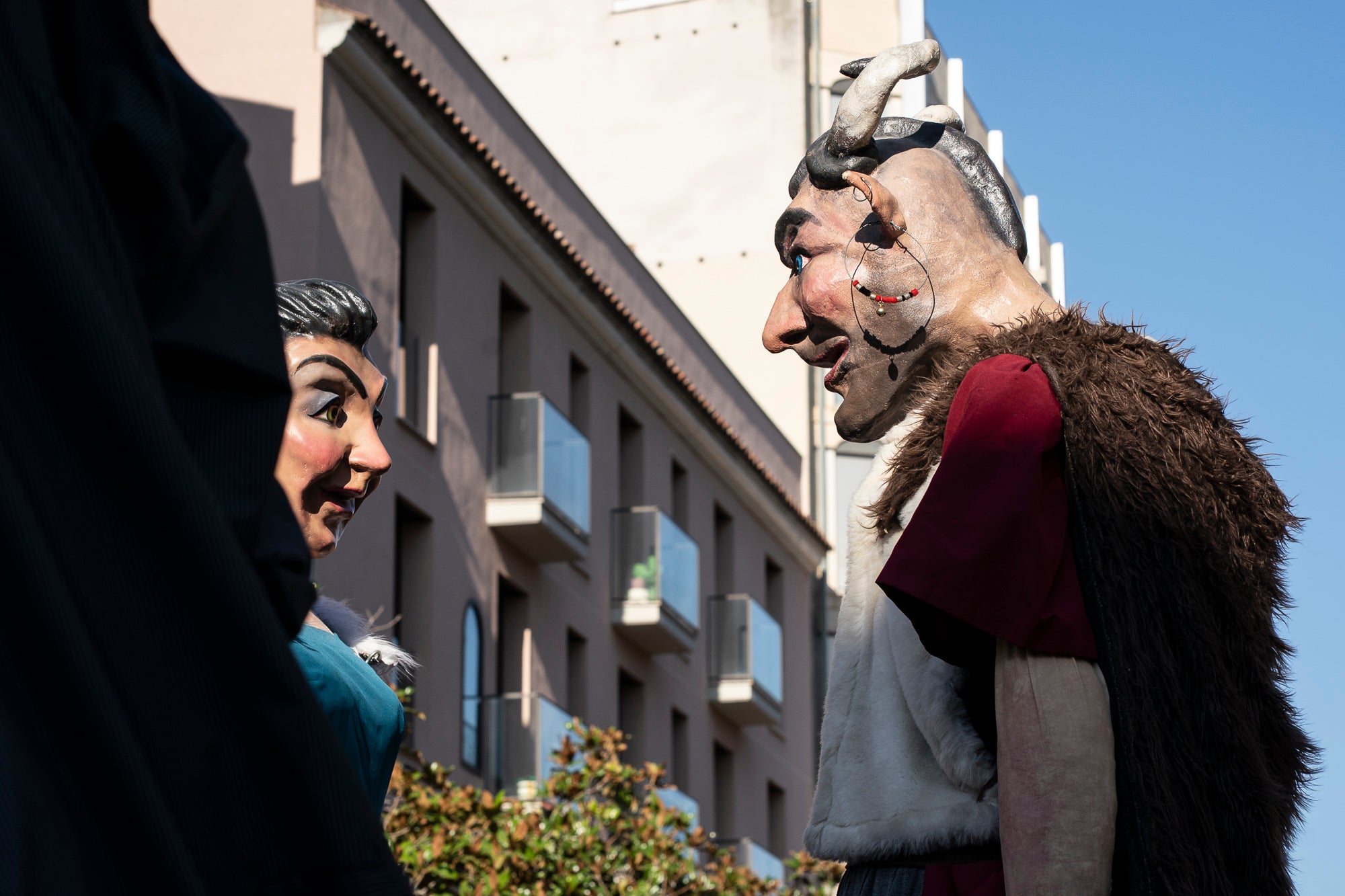 Els carrers de Terrassa han tornat a acollir la Cercavila de Festa Major, la mostra de cultura popular i tradicional catalana de la ciutat. Enguany, l'acte ha comptat amb la presència de totes les colles protocol·làries; el Drac de Terrassa, els Geganters de Terrassa, Nans i Capgrossos de Terrassa, l'Esbart Egarenc, els Bastoners de Terrassa, els Minyons de Terrassa, els Castellers de Terrassa, els Diables de Terrassa i l'Àliga de Terrassa. A més, també actuat les colles sardanistes de la ciutat, les colles geganteres, les colles de diables i les colles d'imatgeria de foc, entre d'altres entitats culturals | Mireia Comas
