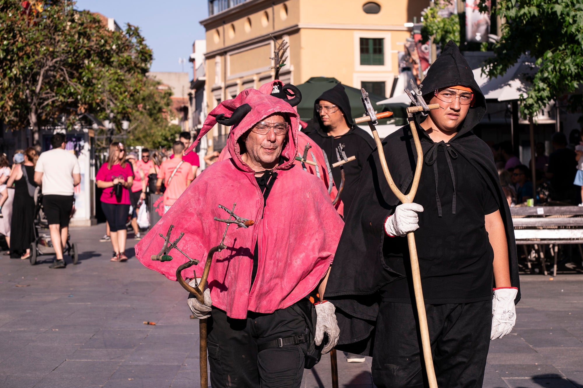 Els carrers de Terrassa han tornat a acollir la Cercavila de Festa Major, la mostra de cultura popular i tradicional catalana de la ciutat. Enguany, l'acte ha comptat amb la presència de totes les colles protocol·làries; el Drac de Terrassa, els Geganters de Terrassa, Nans i Capgrossos de Terrassa, l'Esbart Egarenc, els Bastoners de Terrassa, els Minyons de Terrassa, els Castellers de Terrassa, els Diables de Terrassa i l'Àliga de Terrassa. A més, també actuat les colles sardanistes de la ciutat, les colles geganteres, les colles de diables i les colles d'imatgeria de foc, entre d'altres entitats culturals | Mireia Comas