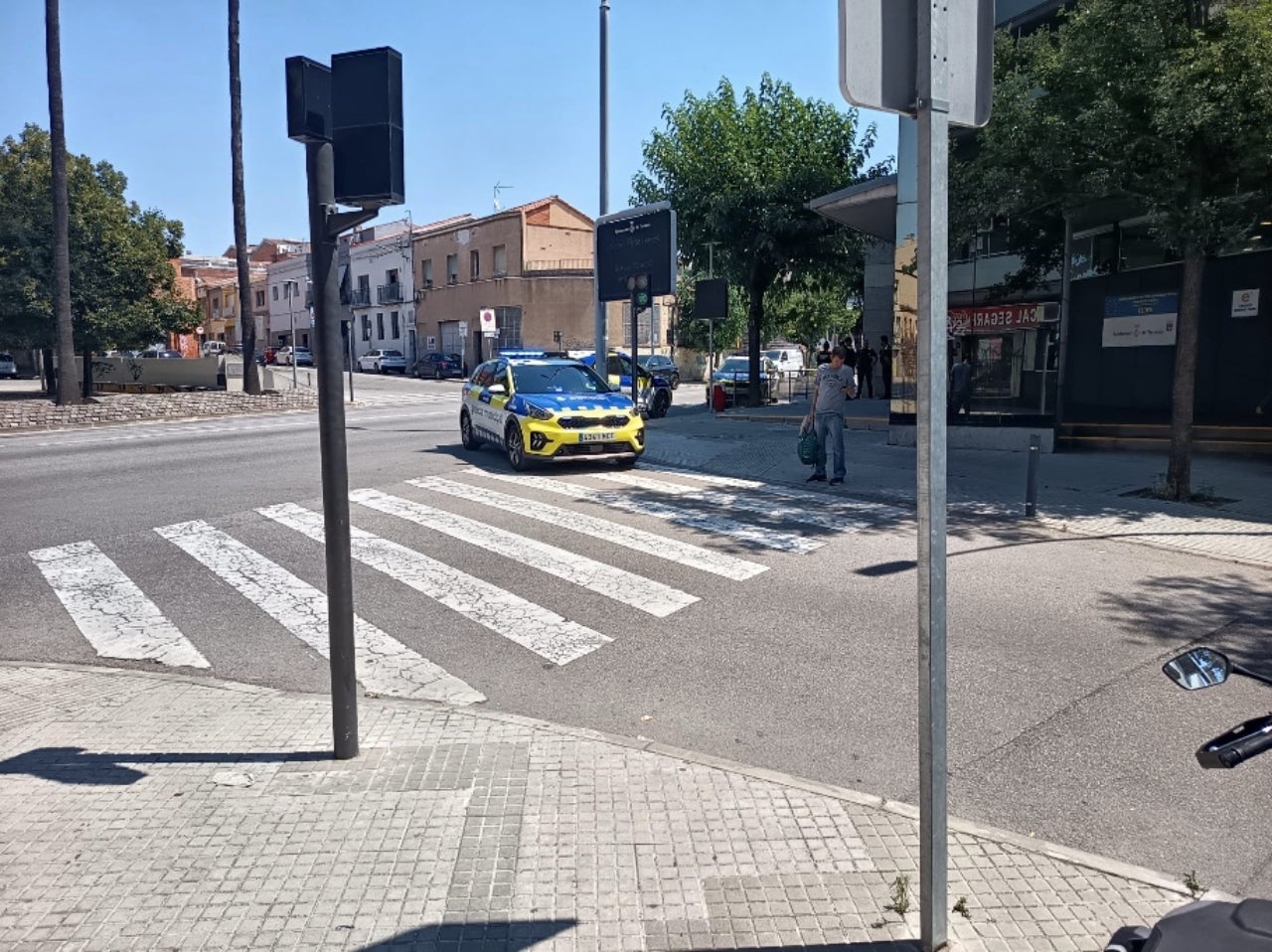 Dotacions de la Policia Municipal de Terrassa a la carretera de Martorell | J.M.O.
