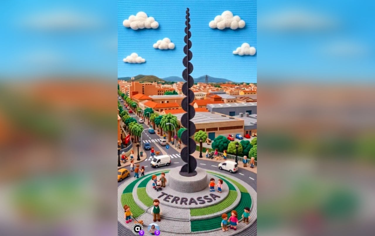 El monument de la Dona Treballadora convertida en ganxet | Uri Carva