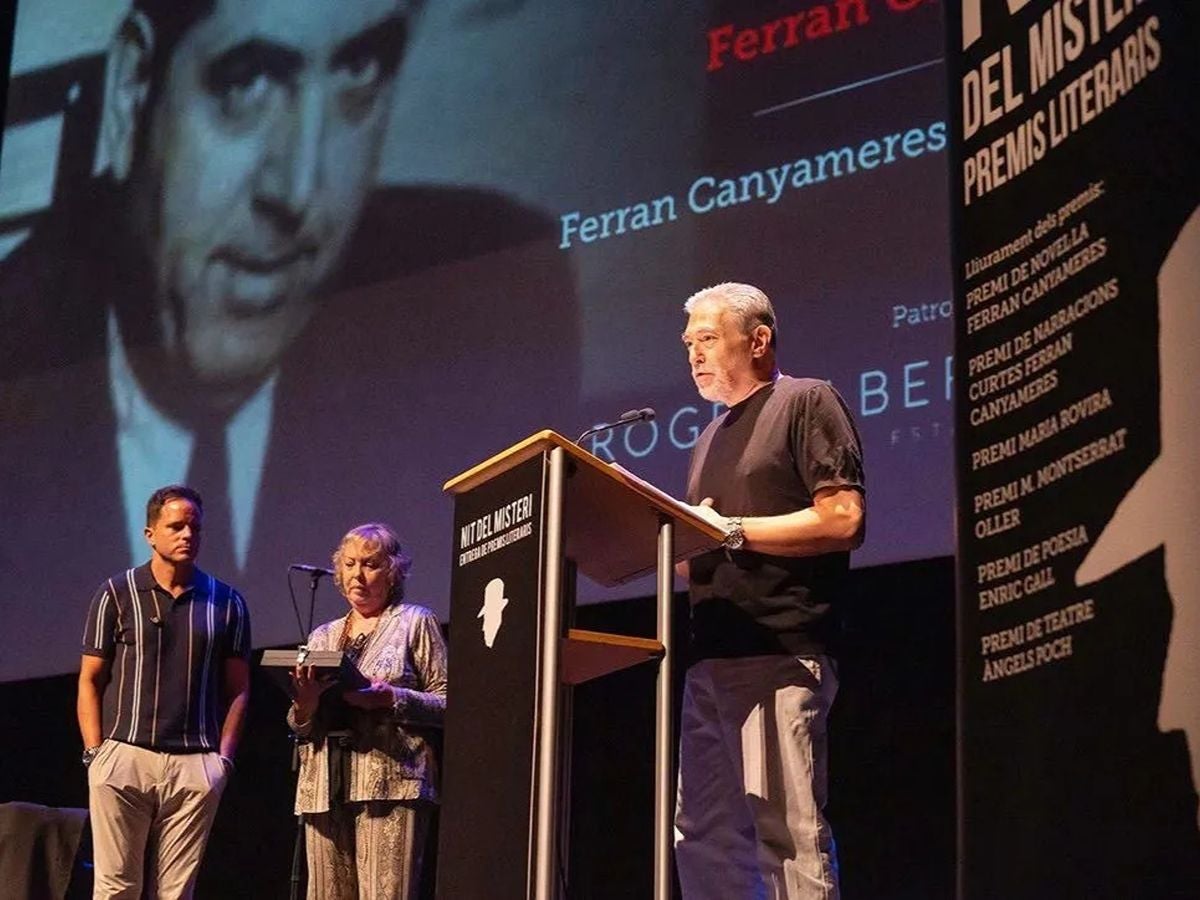 Jordi Solé Comas reben el XXXV Premi Ferran Canyameres a la Nit del Misteri celebrada a Terrassa | Escriptorium