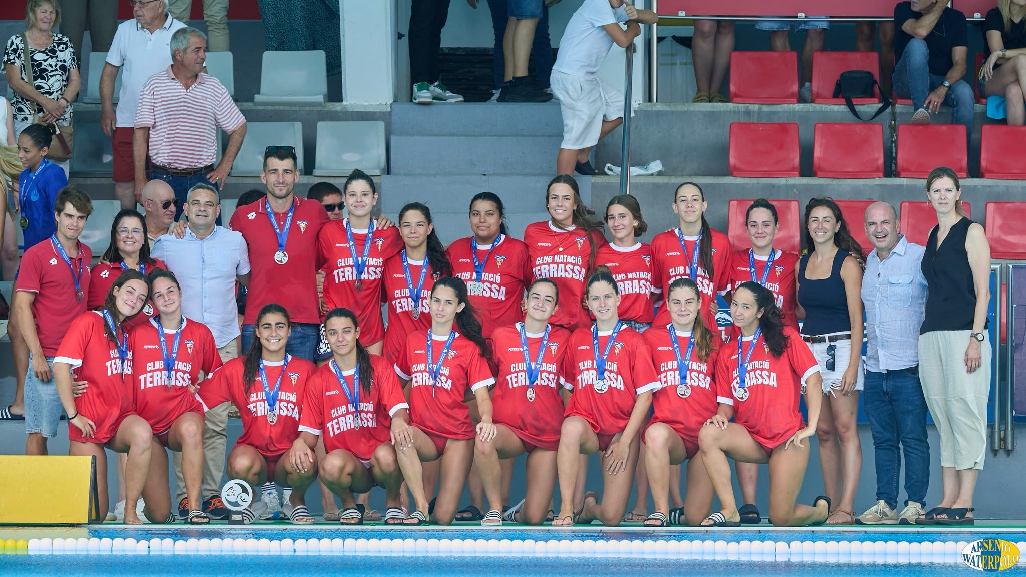 El CN Terrassa es penja la plata en el Campionat d'Espanya Juvenil Femení | CN Terrassa