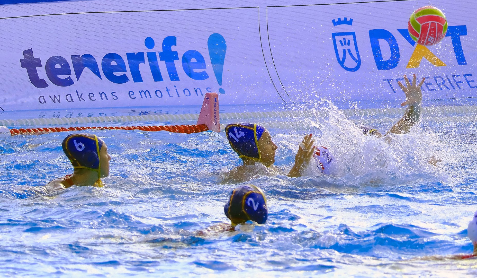 Victòria de la selecció espanyola femenina de waterpolo sub-18 contra Croàcia en el debut a la Copa del Món | RFEN