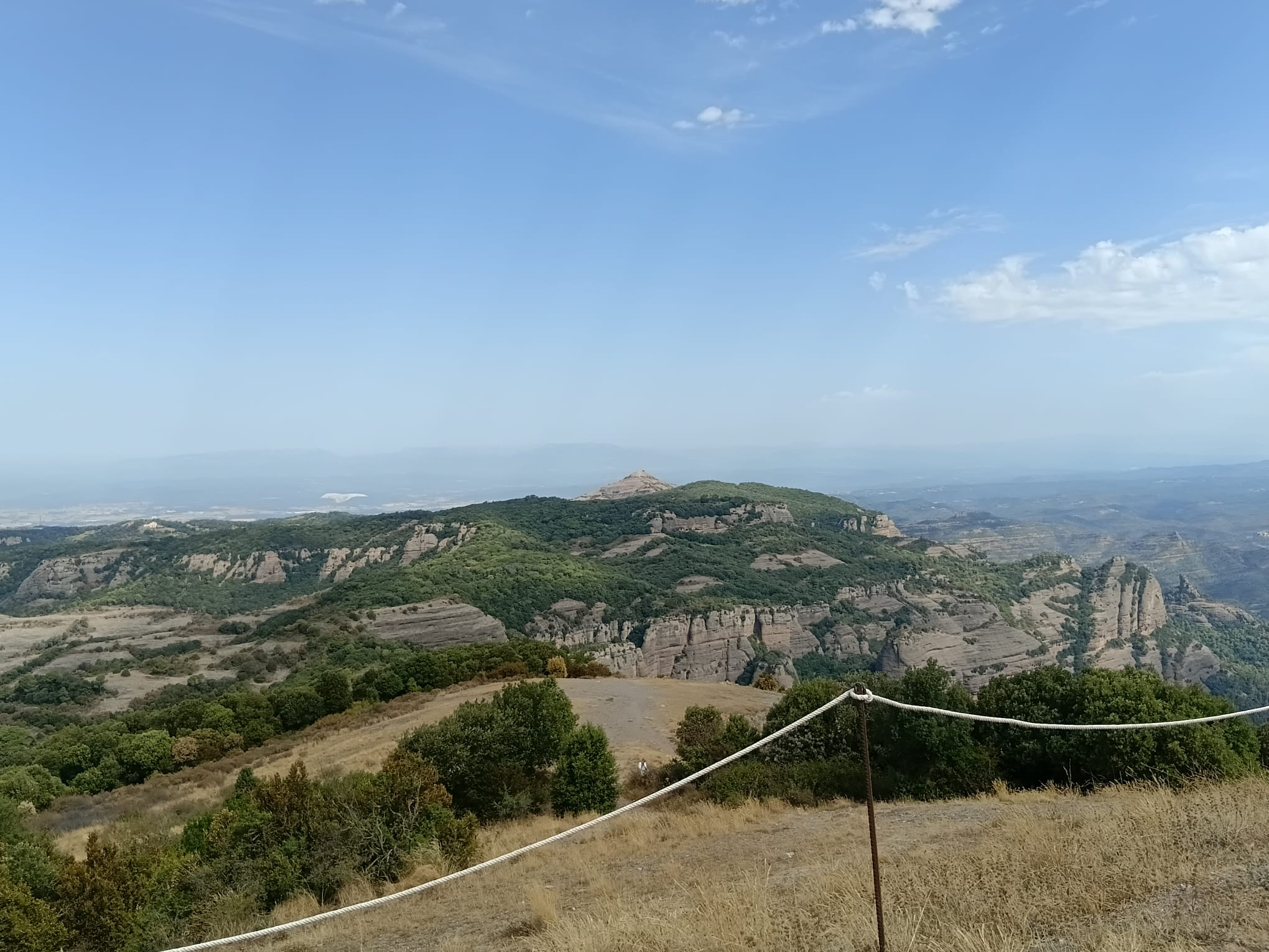 Un any més, pel dia 10 d’agost ha tingut lloc la Festa de Sant Llorenç a La Mola. La Comissió Organitzadora de la parròquia de Sant Joan de Matadepera ha convocat a la ciutadania aquest dilluns dalt del cim del Parc Natural de Sant Llorenç del Munt i l’Obac per recordar l’home que va ser posat en una graella i cremat viu. La celebració ha estat presidida pel mossèn Guillem López. Aquest any, s’ha comptat amb el suport de l’ADF, que ha ofert servei de transport des de Can Robert a Can Poble a les persones amb mobilitat reduïda. El ritual ha comptat amb la missa al Monestir i la processió, encapçalada pel sant i que enguany ha estat portada per homes, que han repartit i cantat els goigs. 