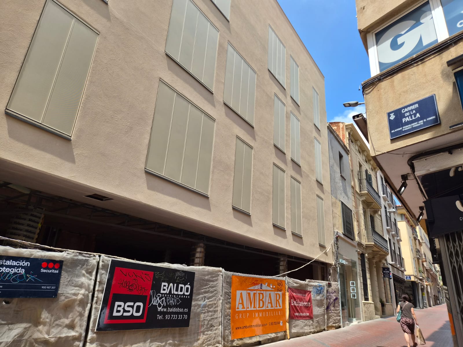 Urbanització de l'Edifici Sant Pere i el nou passatge al carrer de Sant Pere de Terrassa | Lluïsa Tarrida