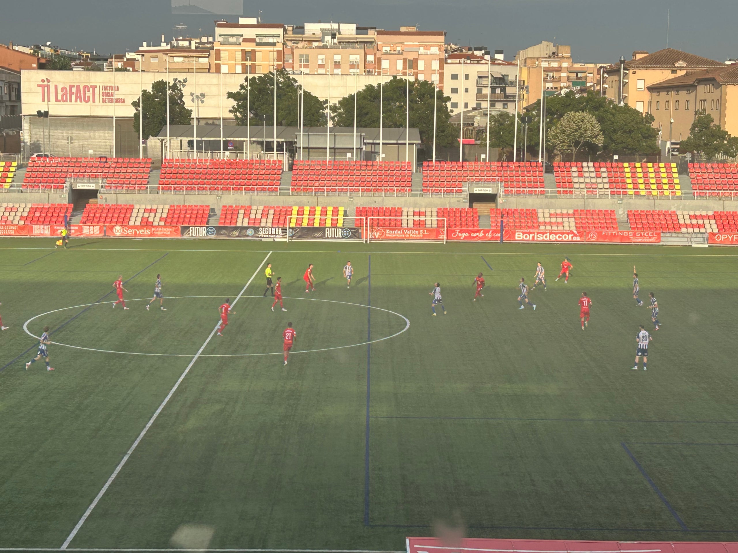 Imatges del partit entre Terrassa FC i CP San Cristóbal / Marc Pérez