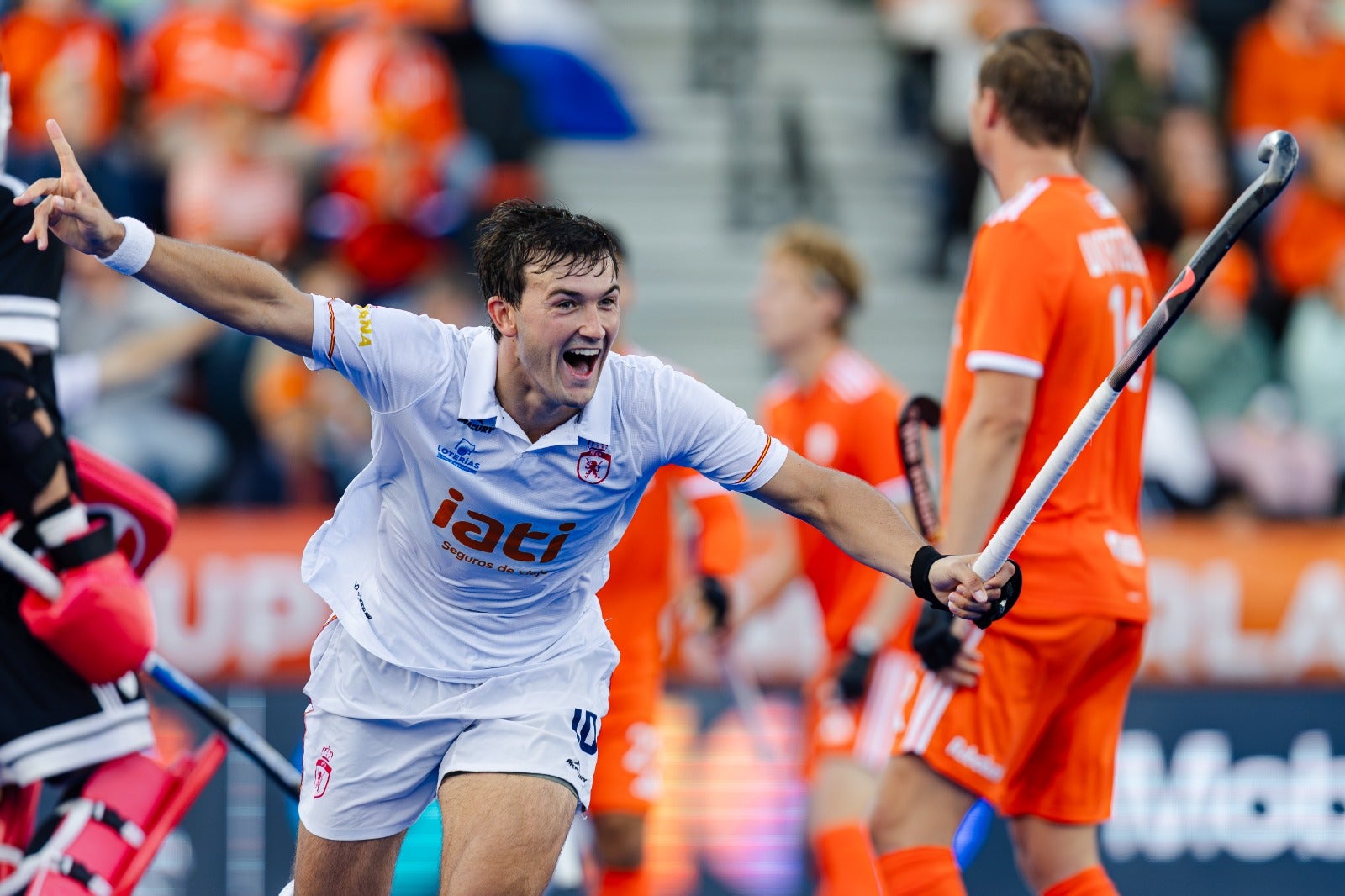 José Basterra celebra un dels seus tres gols contra Països Baixos, que han facilitat el pas de la selecció espanyola a la final del Mundial d'hoquei sobre herba | RFEH