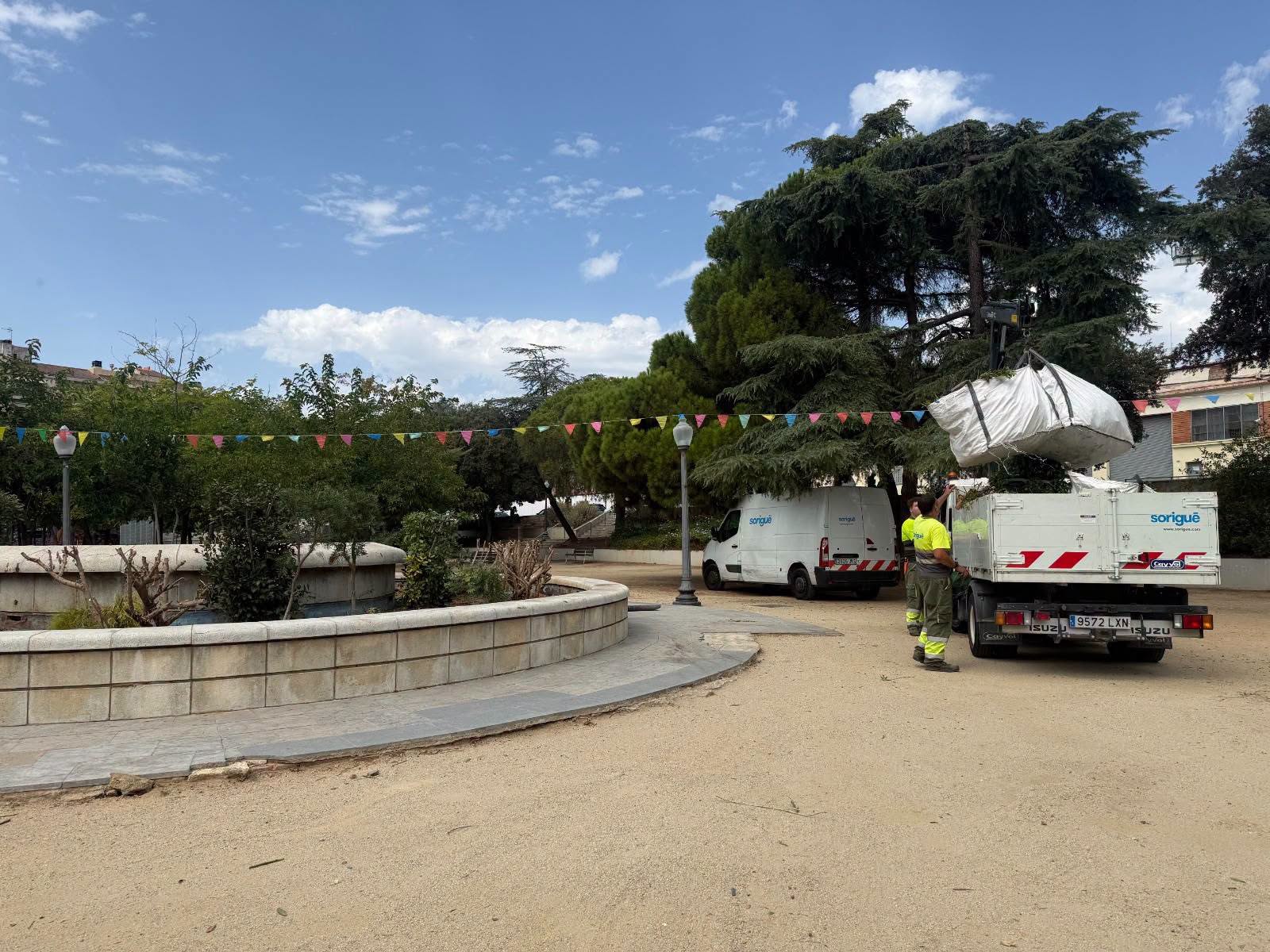 Actuació de millora a la plaça de Catalunya, a la font ornamental i a la zona de jocs infantils | Aj. Terrassa