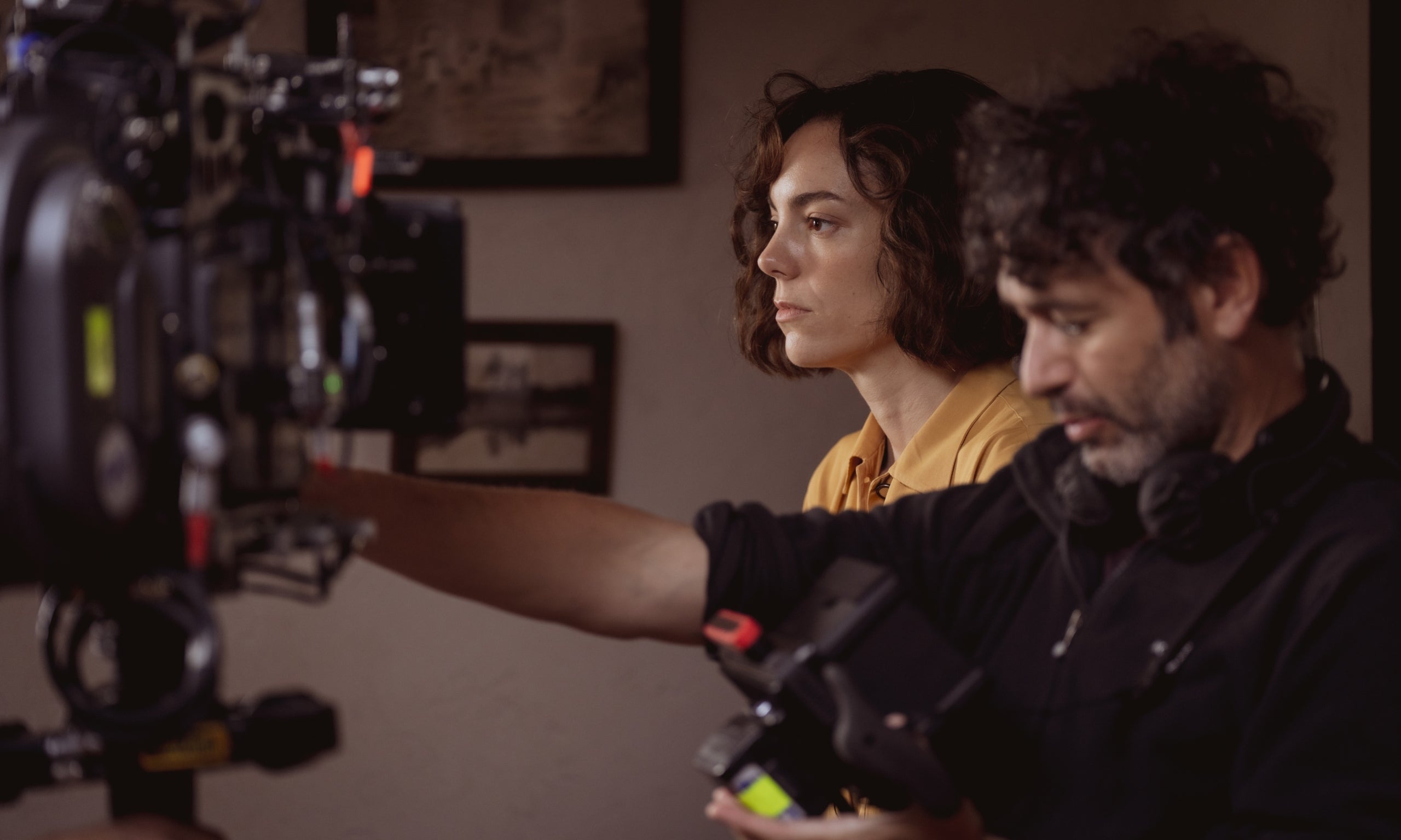 L'actriu catalana Vicky Luengo i el director madrileny Rodrigo Sorogoyen durant el rodatge de 'El ser querido' | Manolo Pavón
