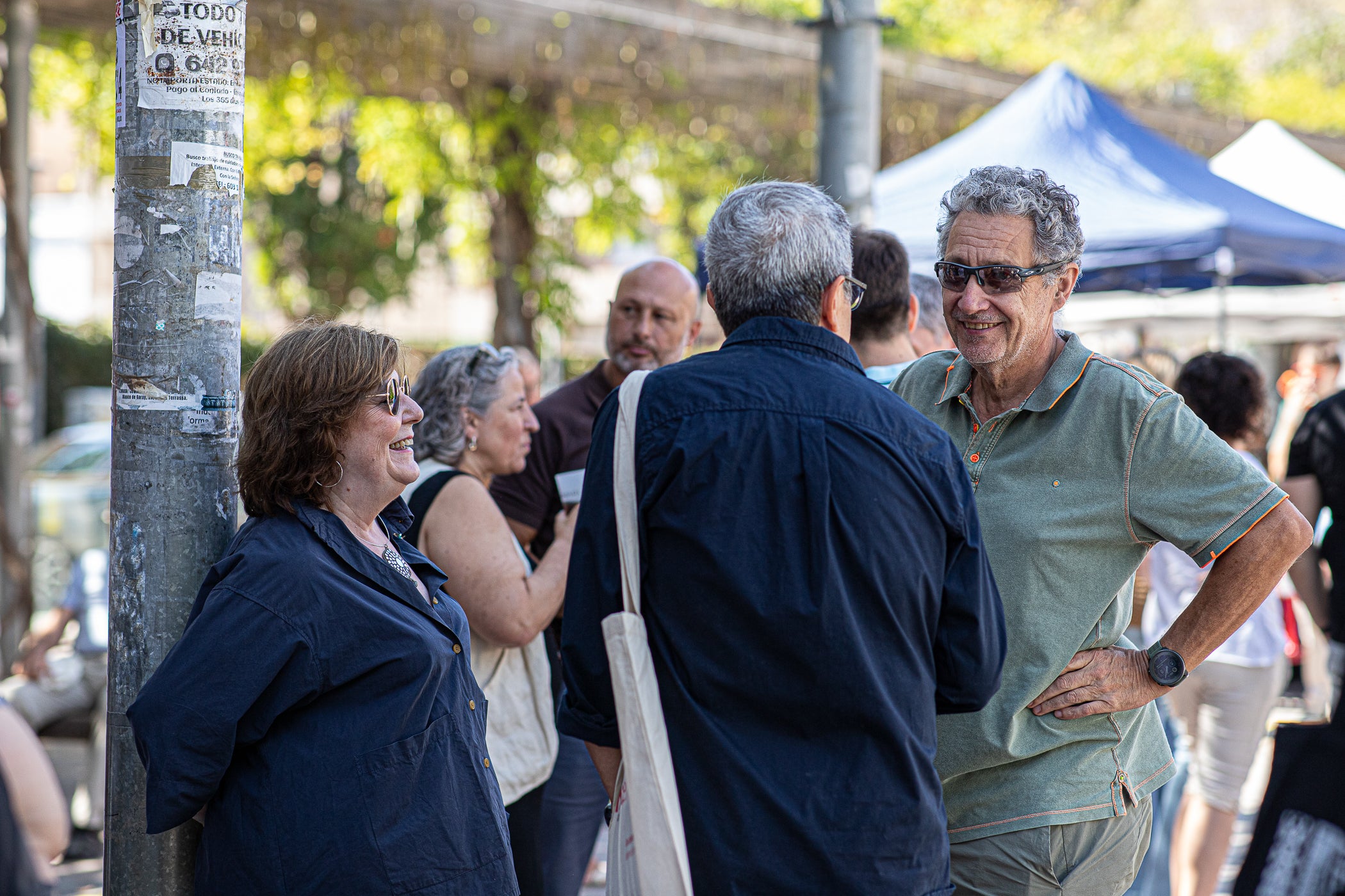 El mitjà digital MónTerrassa ha celebrat una gran festa pels seus 10 anys d'existència. L'acte, que ha tingut lloc aquest dissabte dia 19 de setembre a la plaça Progrés, ha comptat amb l'actuació musical d'Axel Davis Duo i una degustació dels vermuts de Dos Déus, Antich i 3 Setmanes Blanc i Negre. A més, també ha gaudit de la destacada presència del president del Parlament de Catalunya, Josep Rull, i de l'alcalde de Terrassa, Jordi Ballart. Els assistents també s'han pogut emportar un exemplar de la primera edició de la revista de MónTerrassa, a més d'una bossa i un punt de llibre fets exclusivament per celebrar els 10 anys | Javi González