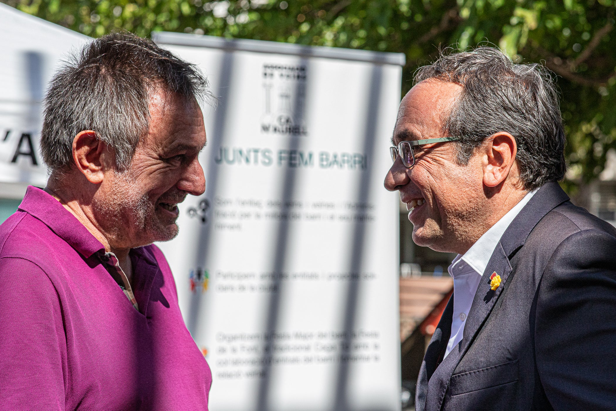 El mitjà digital MónTerrassa ha celebrat una gran festa pels seus 10 anys d'existència. L'acte, que ha tingut lloc aquest dissabte dia 19 de setembre a la plaça Progrés, ha comptat amb l'actuació musical d'Axel Davis Duo i una degustació dels vermuts de Dos Déus, Antich i 3 Setmanes Blanc i Negre. A més, també ha gaudit de la destacada presència del president del Parlament de Catalunya, Josep Rull, i de l'alcalde de Terrassa, Jordi Ballart. Els assistents també s'han pogut emportar un exemplar de la primera edició de la revista de MónTerrassa, a més d'una bossa i un punt de llibre fets exclusivament per celebrar els 10 anys | Javi González