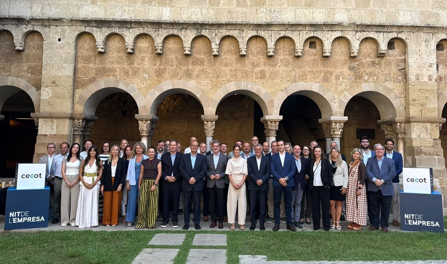 Trobada de patrocinadors i col·laboradors de la Cecot, celebrada aquest dimarts al Claustre Romànic de Sant Cugat, per preparar la Nit de l'Empresa que se celebrarà en aquesta població el 8 d'octubre | Cecot