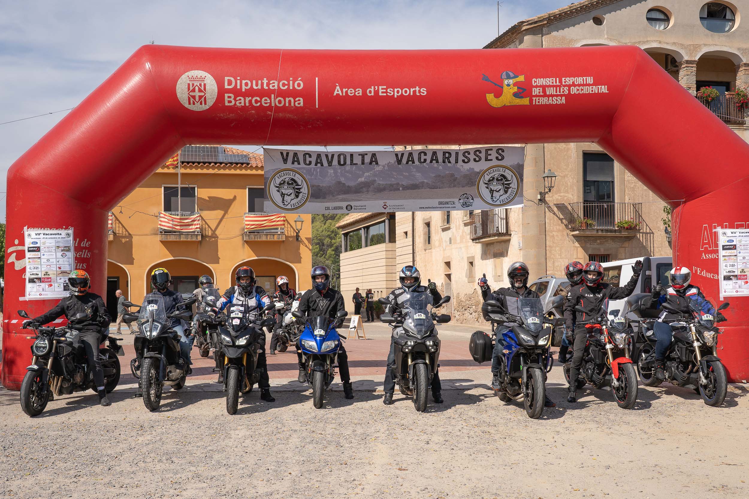 Uns 150 motoristes han participat en la 7a edició de la Vacavolta, que enguany ha constat d'un recorregut de 273 quilòmetres | Moto Clàssic Vacarisses