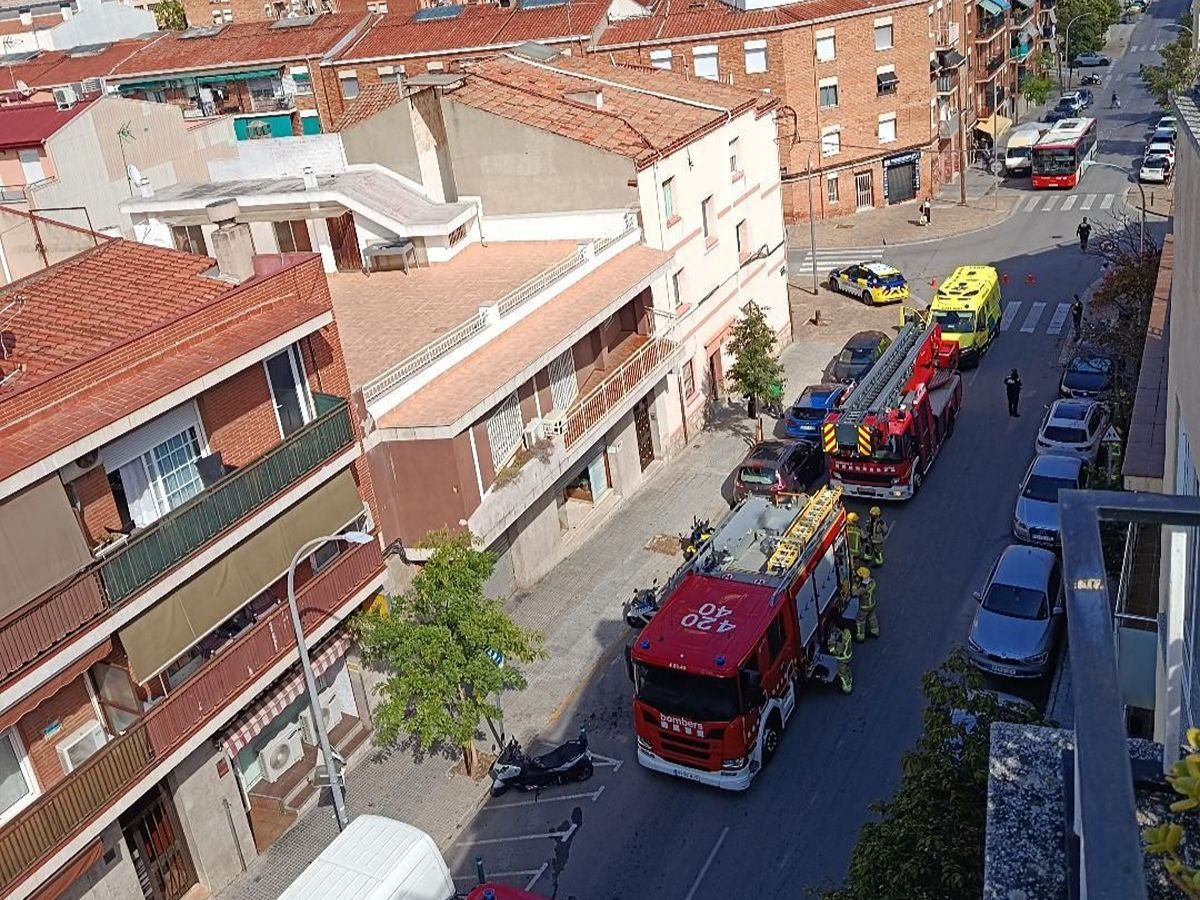 Incendi a una cuina del carrer de Jacint Elías de Terrassa | Carlos Vallejo
