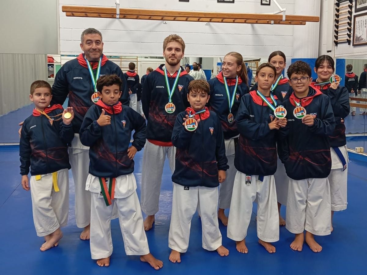 El karate del CN Terrassa suma deu podis al Campionat del Perelló | CN Terrassa