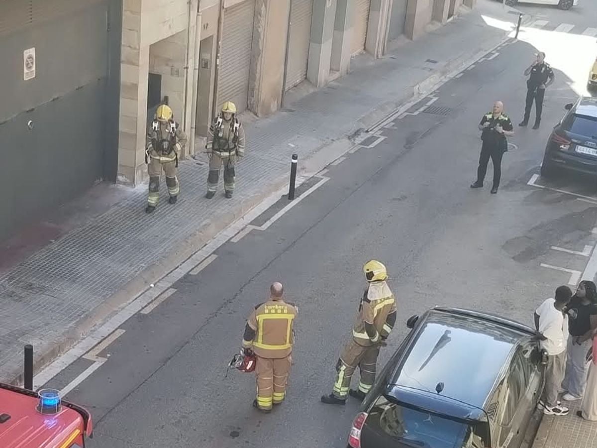 Evacuen part d'un edifici a Terrassa per un vessament de productes tòxics | Cedida