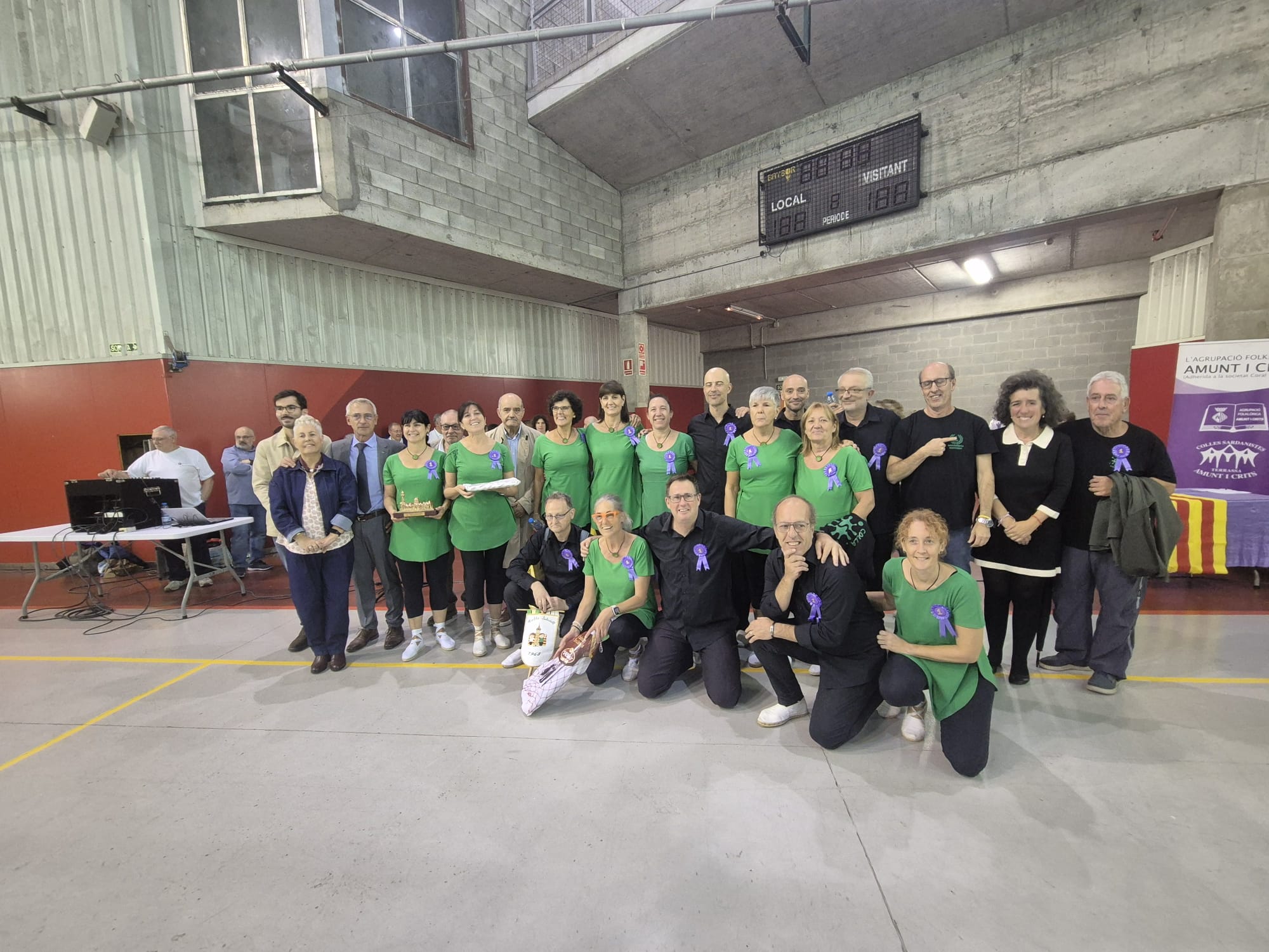 Diumenge va tenir lloc el 78è concurs Nacional de Colles Sardanistes, organitzat per Amunt i Crits, i vàlid pel campionat de Catalunya. Va ser la final del Campionat de Catalunya de colles veteranes i també va tenir lloc el Campionat territorial de les Comarques Barcelonines en les diferents categories de Veterans, Juvenils, Infantils i Alevins. La pluja va obligar traslladar el concurs a l’Escola Vedruna. Els guanyadors van ser: Sabadell de Sabadell (concurs Catalunya veterà); i en el territorial, Trapelles de Sabadell (aleví),Petits Amunt i Crits de Terrassa (infantil), Cabirols de Sabadell (juvenil) i Sabadell (veterà). Pel que fa al 53è Concurs Individual de Sardanes Revesses a l’Auditori de Terrassa, es va comptar amb la Cobla Jovenívola de Sabadell. I es va estrenar la peça “Tota una vida”, dedicada a Nuri Escudé, del compositor Marc Timón i Barceló, amb motiu dels 50 anys de ball de competició ininterrompudament de la terrassenca. Els guanyadors del concurs individual van ser: Iris Terés de Terrassa (infantil), Ivet Atsarà de Terrassa (juvenil), Jaume Roca de Badalona (gran) i Jordi Prats de Barcelona (veterà)