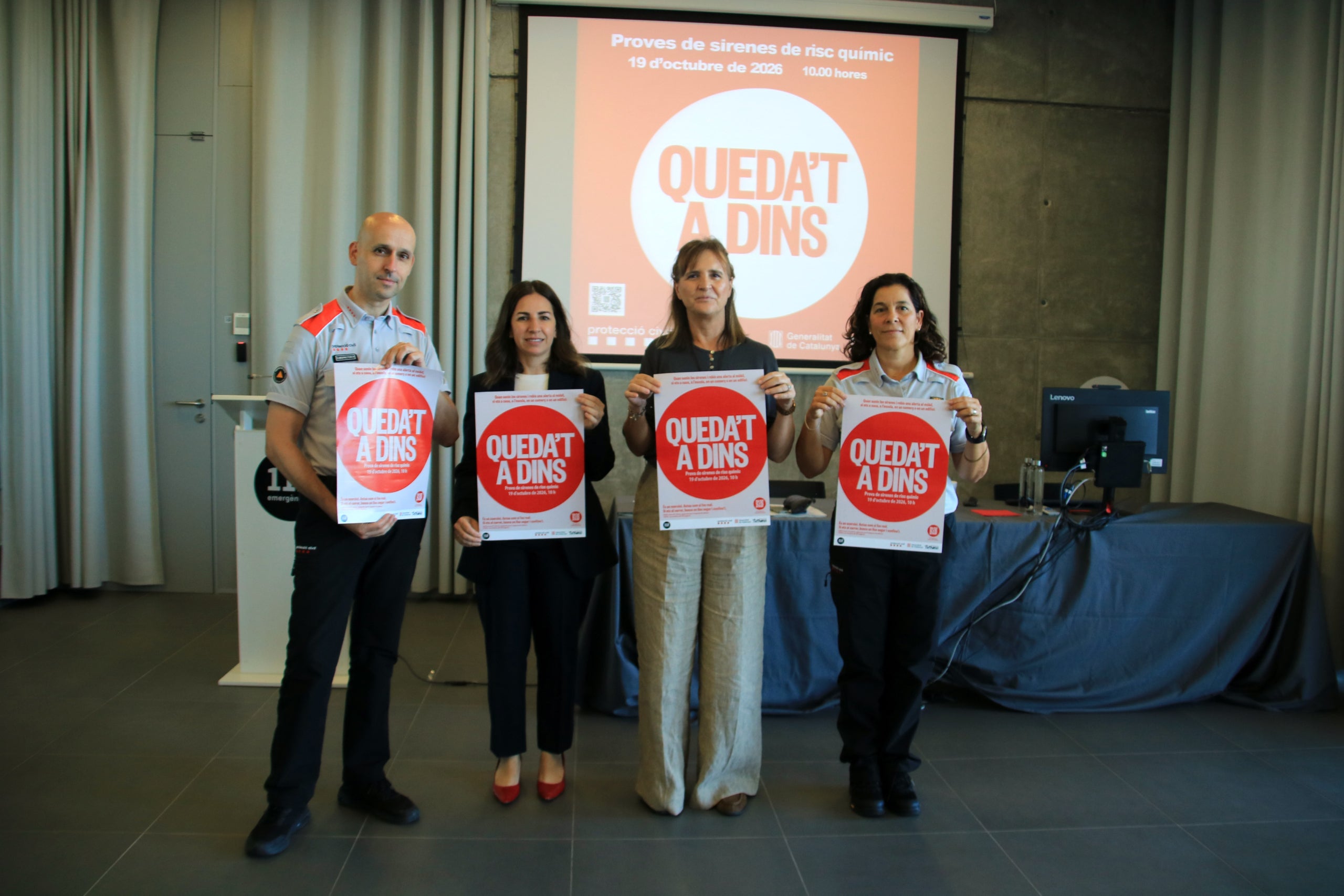 El subdirector de Prevenció de Protecció Civil, Joan R. Cabello; delegada del Govern a Tarragona, Lucía López; la directora general de Protecció Civil, Marta Cassany i la responsable a Tarragona Marta Ortín, en la presentació de la nova prova de sirenes | ACN

