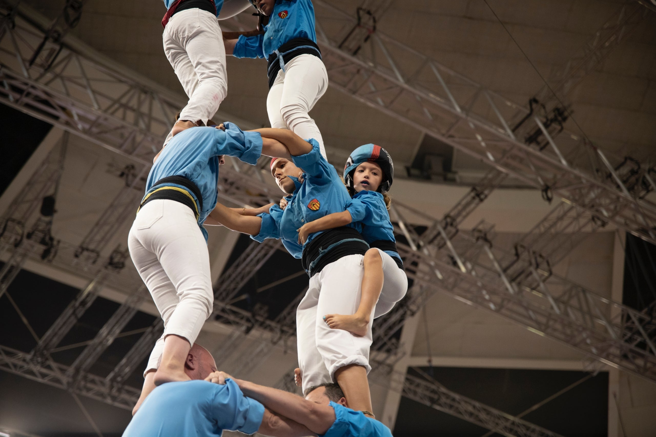 Els Castellers de Terrassa han participat a la jornada de dissabte del Concurs de Castells de Tarragona. Els egarencs han finalitzat en la catorzena posició (de 30 colles participants) gràcies a sumar 2075 punts. Havien plantejat tres castells i els tres han estat descarregats. Han anat sobre segur i han completat el 2d7, el 3d7s i el 5d7. Bona actuació dels terrassencs, que continuen creixent amb pas ferm. El podi del Concurs de Castells de la segona jornada ha estat encapçalat per uns pletòrics Marrecs de Salt, que han descarregat el primer 4d9 amb folre de la seva història. En segona posició han quedat els Nens del Vendrell, gràcies a dos castells de gamma alta de vuit. Mentre que Castellers de Lleida, fins avui, vigents campions, han assolit la tercera posició. 