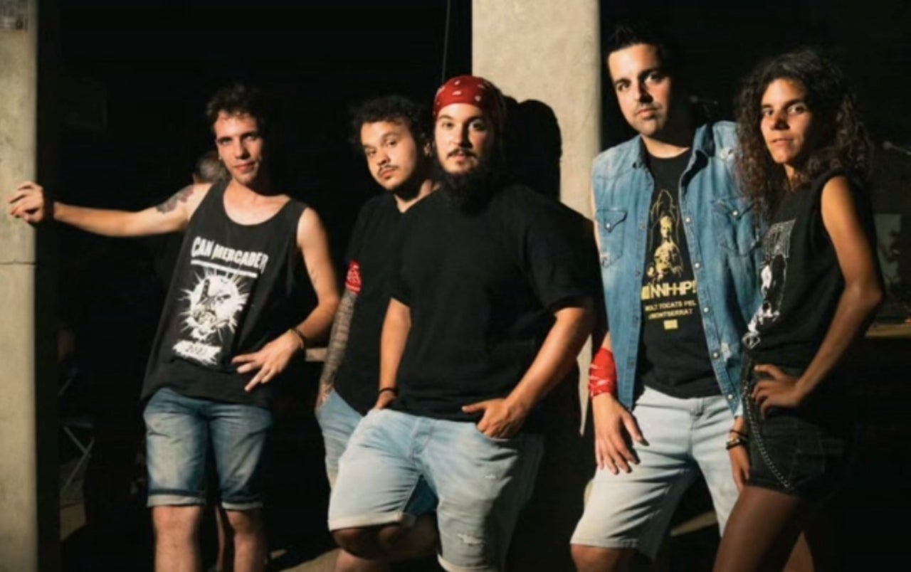 No n'hi ha prou una banda de Terrassa que recupera himnes del rock en català 