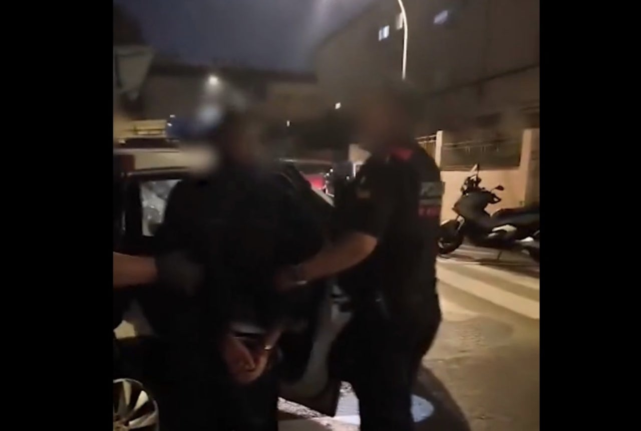 Moment de la detenció del pres fugat a Terrassa | Mossos d'Esquadra