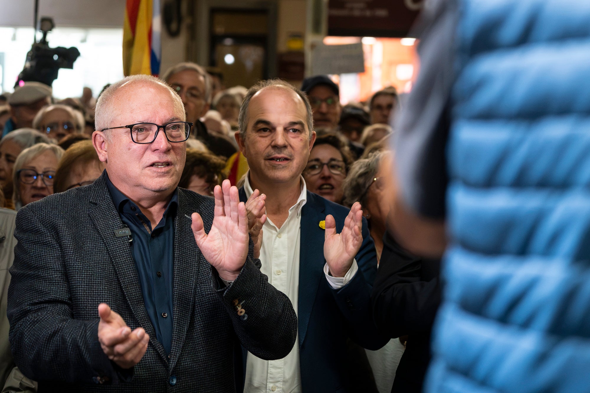 Rebuda del conseller Lluis Puig al Raval de Montserrat, a l'acte dels Cants de Llibertat Terrassa 21.10.2026 | Mireia Comas