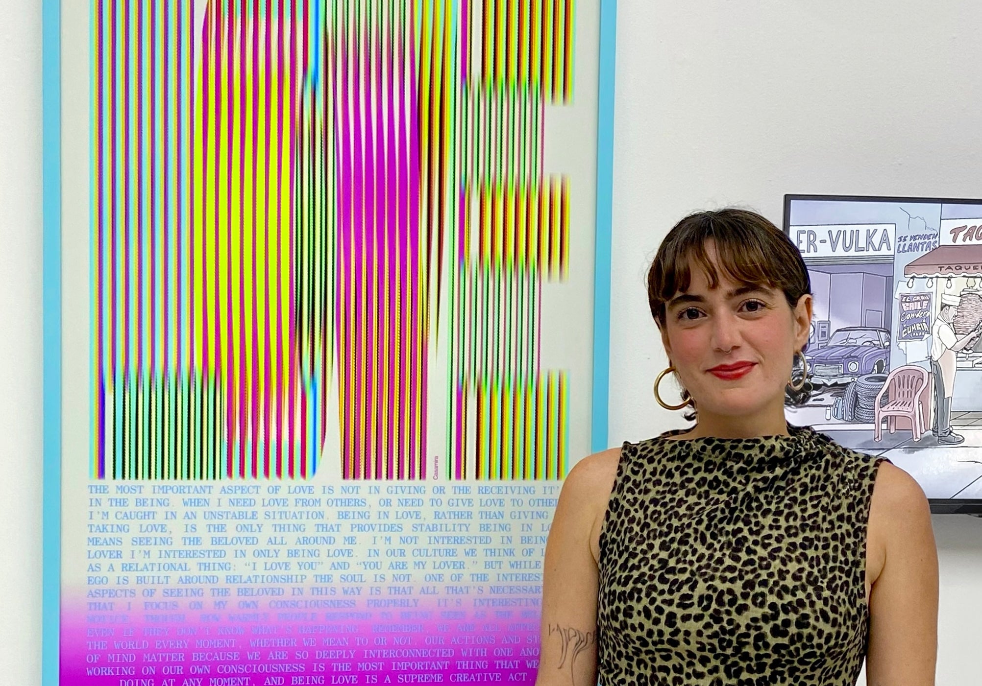 Meritxell Casamira amb la seva obra, a l'exposició PRINT de Mèxic | Cedida
