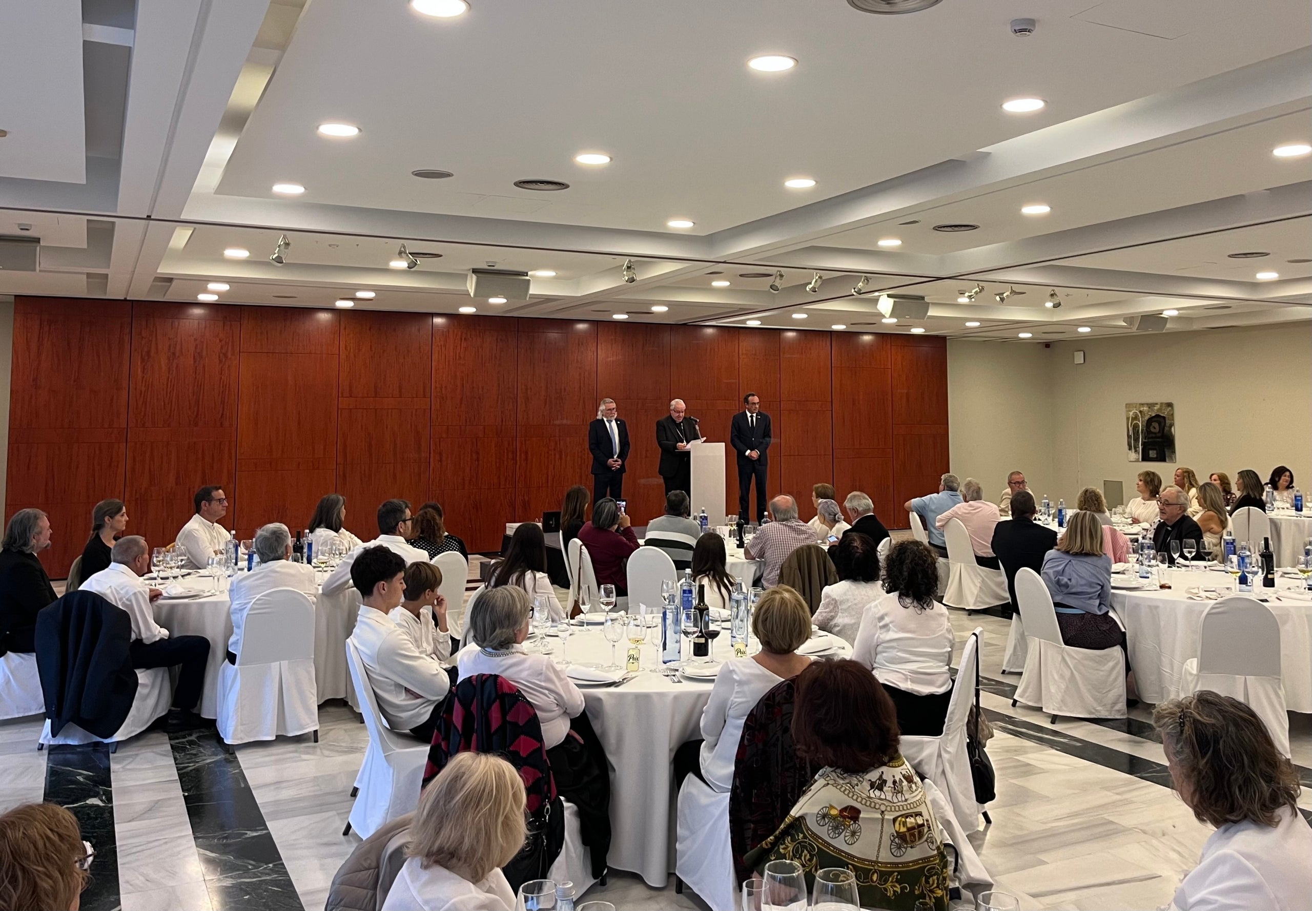 Acte d'homenatge i reconeixement a Josep Àngel Saiz Meneses, arquebisbe de Sevilla i el primer bisbe de Terrassa | Diòcesi de Terrassa