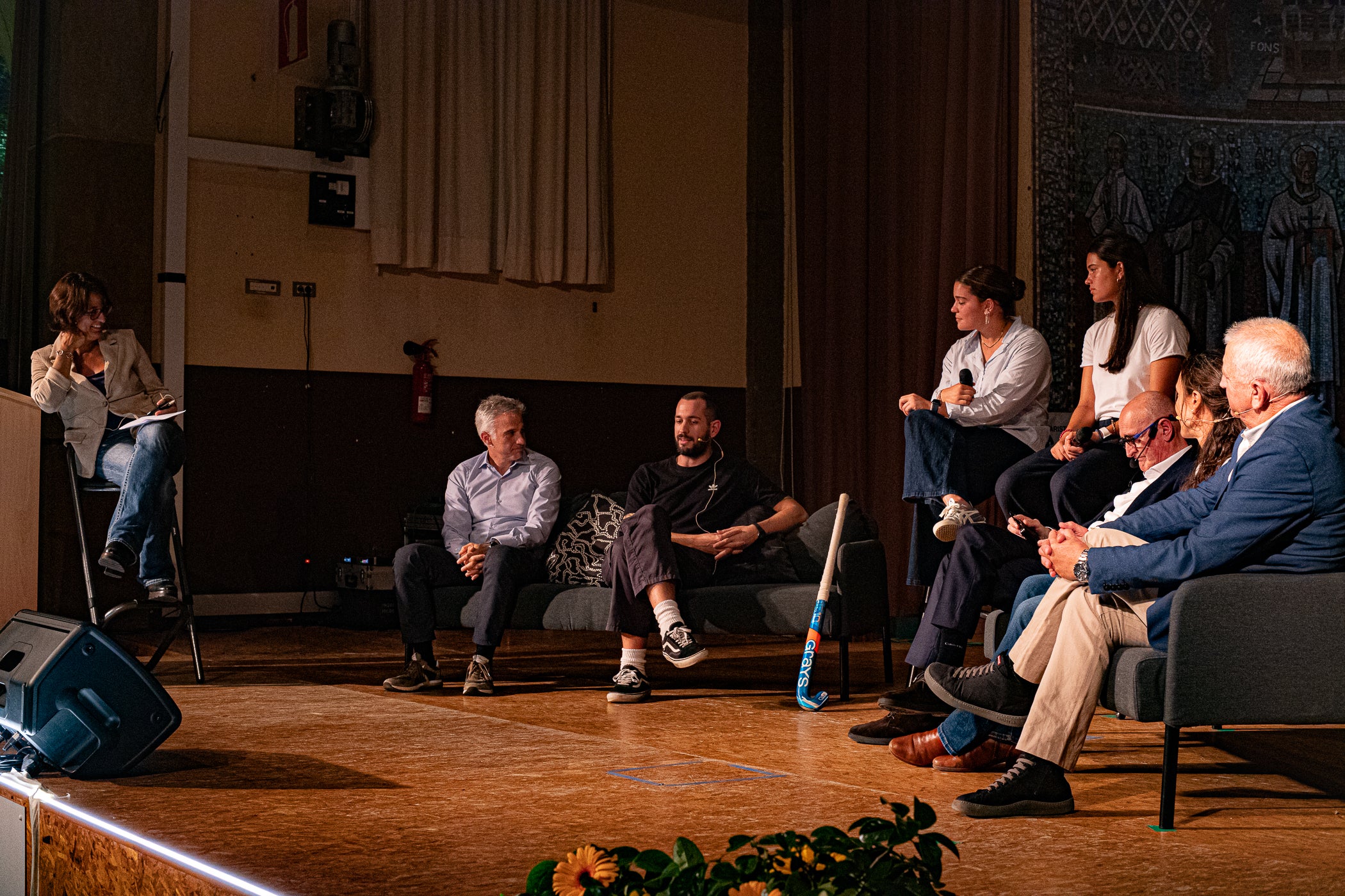 Aquest divendres ha tingut lloc l’acte commemoratiu del 125è aniversari de l’Escola Pia de Terrassa, una celebració que ha reunit representants institucionals, membres de la comunitat educativa, exalumnes i persones vinculades al centre. L’acte ha comptat amb la participació del president del Parlament, Josep Rull, i de l'alcalde Jordi Ballart, i ha inclòs actuacions musicals i una taula rodona amb antics alumnes per repassar la trajectòria de l’escola i la seva vinculació amb la ciutat.