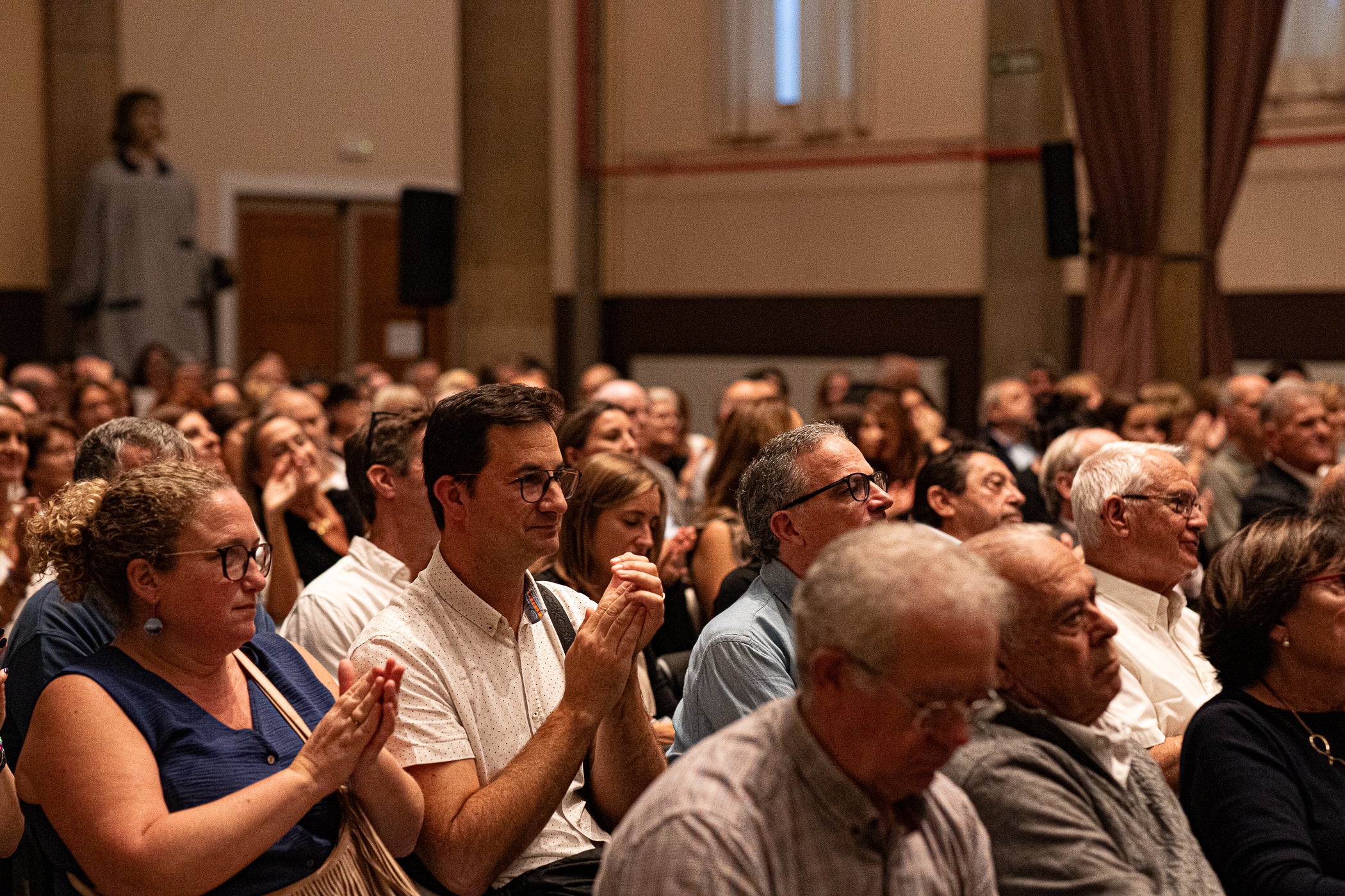 Aquest divendres ha tingut lloc l’acte commemoratiu del 125è aniversari de l’Escola Pia de Terrassa, una celebració que ha reunit representants institucionals, membres de la comunitat educativa, exalumnes i persones vinculades al centre. L’acte ha comptat amb la participació del president del Parlament, Josep Rull, i de l'alcalde Jordi Ballart, i ha inclòs actuacions musicals i una taula rodona amb antics alumnes per repassar la trajectòria de l’escola i la seva vinculació amb la ciutat.