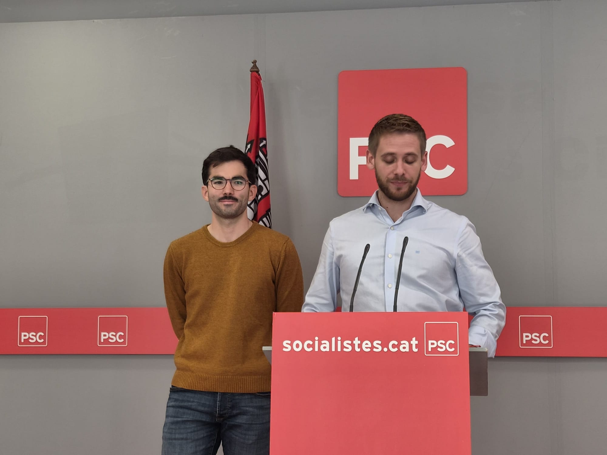 Javi Garcia, alcaldable per al PSC de Terrassa (dreta) amb el regidor socialista Adrián Sánchez | Lluïsa Tarrida