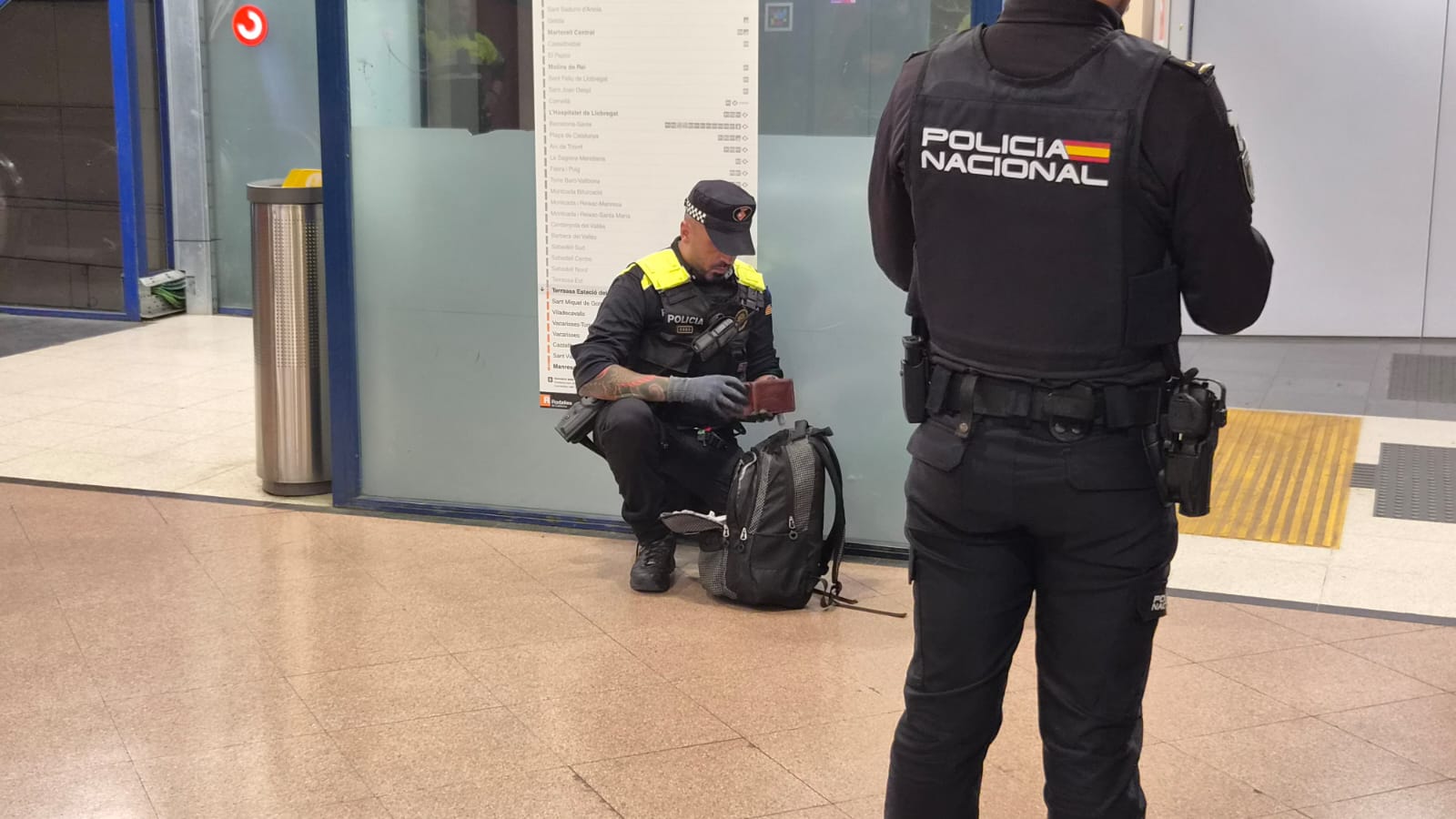 Els Mossos d'Esquadra han desplegat un any més el Pla Kanpai a les estacions de Terrassa. Es tracta d'un dispositiu dissenyat pel cos de policia de la Generalitat de Catalunya que té per objectiu combatre la multireincidència delictiva. En aquesta ocasió, el Pla s'ha desplegat simultàniament a gran part de tot el territori català i ha comptat amb la participació de 1.349 persones, entre Mossos d'Esquadra, policies locals, Policia Nacional, Guàrdia Civil, Protecció Civil i altres cossos de seguretat. Convertint-se així en un dels operatius més grans des que es realitza el Pla Kanpai. A Terrassa, l'operatiu ha comptat amb una vuitantena d'agents que s'han desplegat per les estacions Nord de Renfe i a l'estació Terrassa Rambla d'FGC | Oriol Manrique
