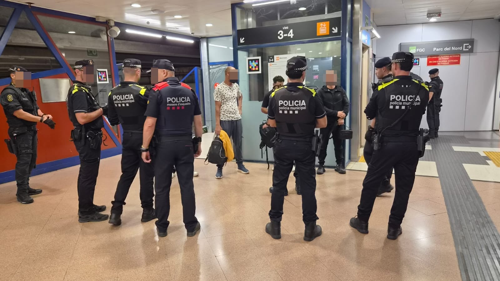Els Mossos d'Esquadra han desplegat un any més el Pla Kanpai a les estacions de Terrassa. Es tracta d'un dispositiu dissenyat pel cos de policia de la Generalitat de Catalunya que té per objectiu combatre la multireincidència delictiva. En aquesta ocasió, el Pla s'ha desplegat simultàniament a gran part de tot el territori català i ha comptat amb la participació de 1.349 persones, entre Mossos d'Esquadra, policies locals, Policia Nacional, Guàrdia Civil, Protecció Civil i altres cossos de seguretat. Convertint-se així en un dels operatius més grans des que es realitza el Pla Kanpai. A Terrassa, l'operatiu ha comptat amb una vuitantena d'agents que s'han desplegat per les estacions Nord de Renfe i a l'estació Terrassa Rambla d'FGC | Oriol Manrique