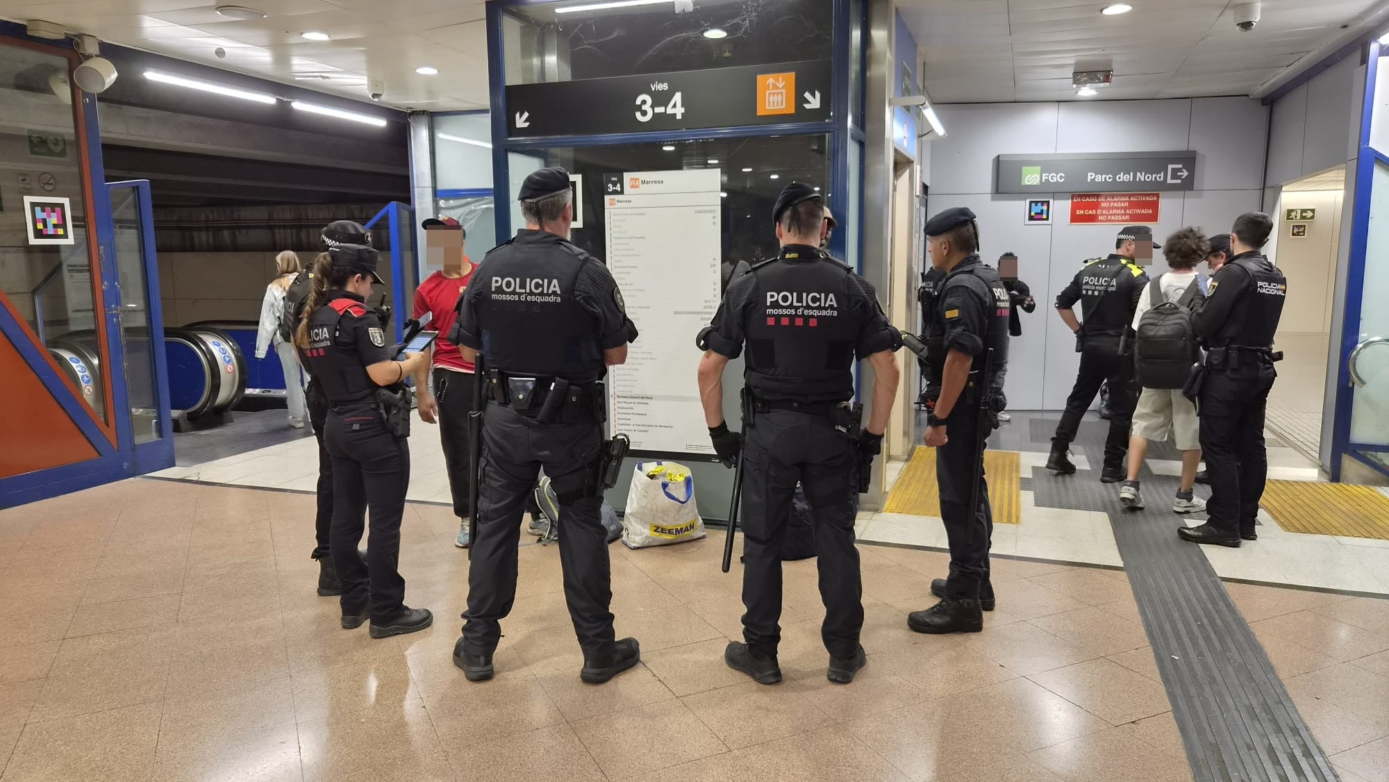 Els Mossos d'Esquadra han desplegat un any més el Pla Kanpai a les estacions de Terrassa. Es tracta d'un dispositiu dissenyat pel cos de policia de la Generalitat de Catalunya que té per objectiu combatre la multireincidència delictiva. En aquesta ocasió, el Pla s'ha desplegat simultàniament a gran part de tot el territori català i ha comptat amb la participació de 1.349 persones, entre Mossos d'Esquadra, policies locals, Policia Nacional, Guàrdia Civil, Protecció Civil i altres cossos de seguretat. Convertint-se així en un dels operatius més grans des que es realitza el Pla Kanpai. A Terrassa, l'operatiu ha comptat amb una vuitantena d'agents que s'han desplegat per les estacions Nord de Renfe i a l'estació Terrassa Rambla d'FGC | Oriol Manrique