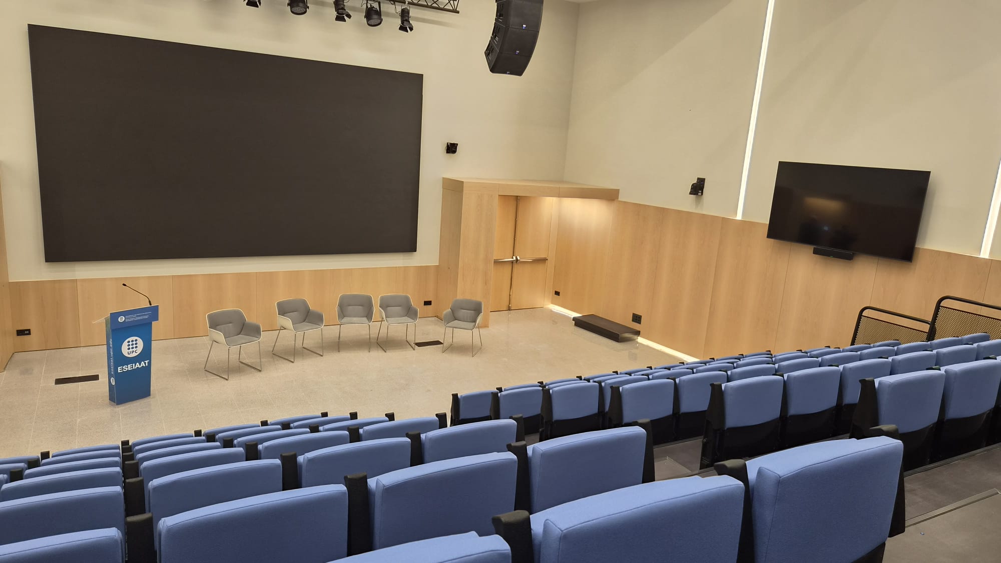 L'ESEIAAT estrena la nova sala Àgora UPC Terrassa | Oriol Manrique