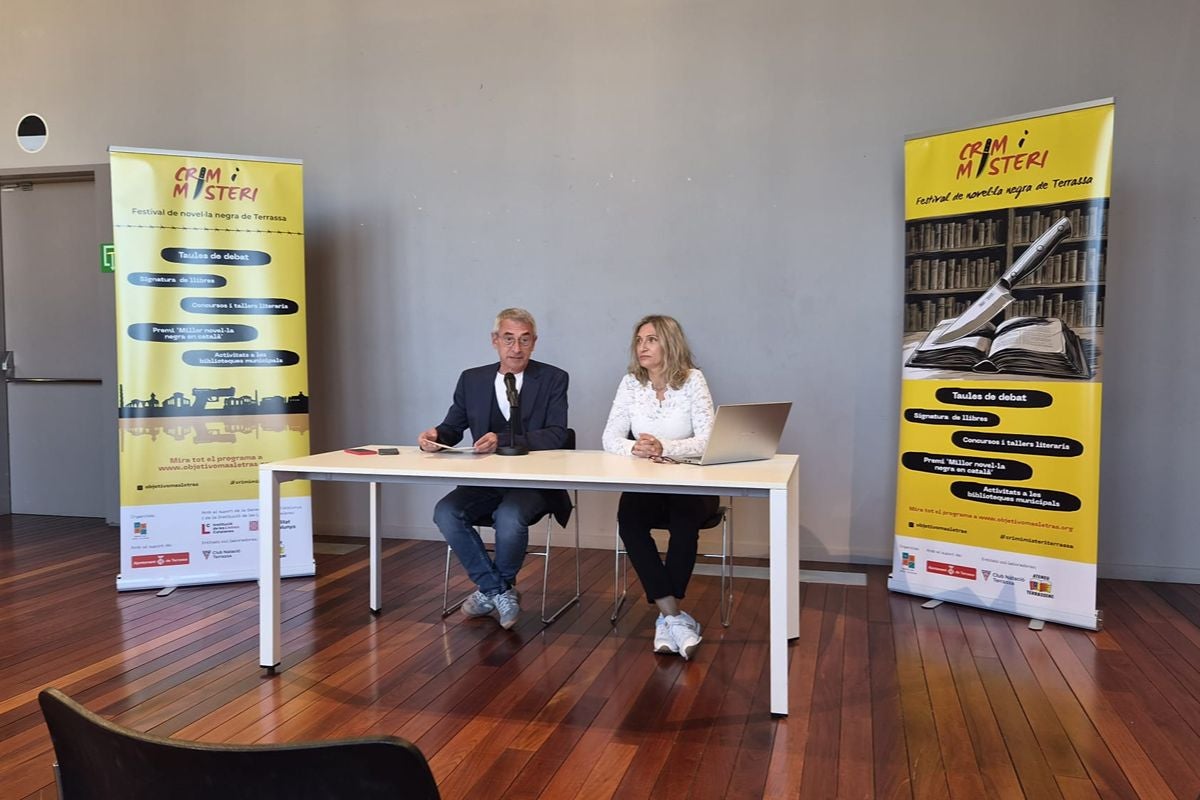 Presentació de la tercera edició del Festival Crim i Misteri Terrassa amb Joan Salvador, regidor de Promoció Cultural i Audiovisual, i Almudena Almagro, presidenta de l'associació i comissària del festival | Oriol Manrique
