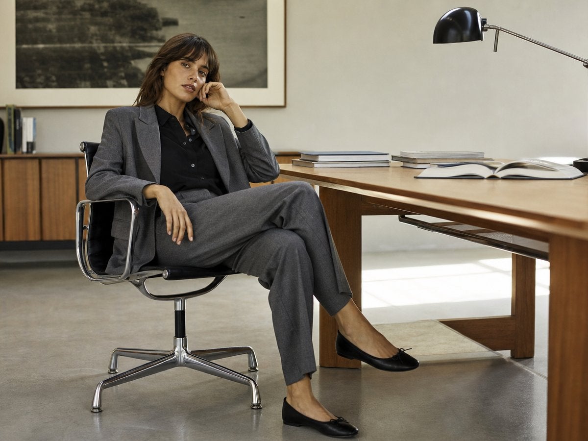 Con septiembre, vuelve la rutina. Afronta la vuelta a la oficina con las bailarinas de piel de Zara: elegantes, súper cómodas y por solo 39,95 euros. Descubre por qué son la obsesión del momento y lee