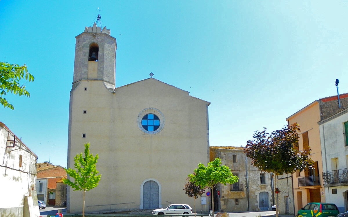 plaça esglesia larmentera