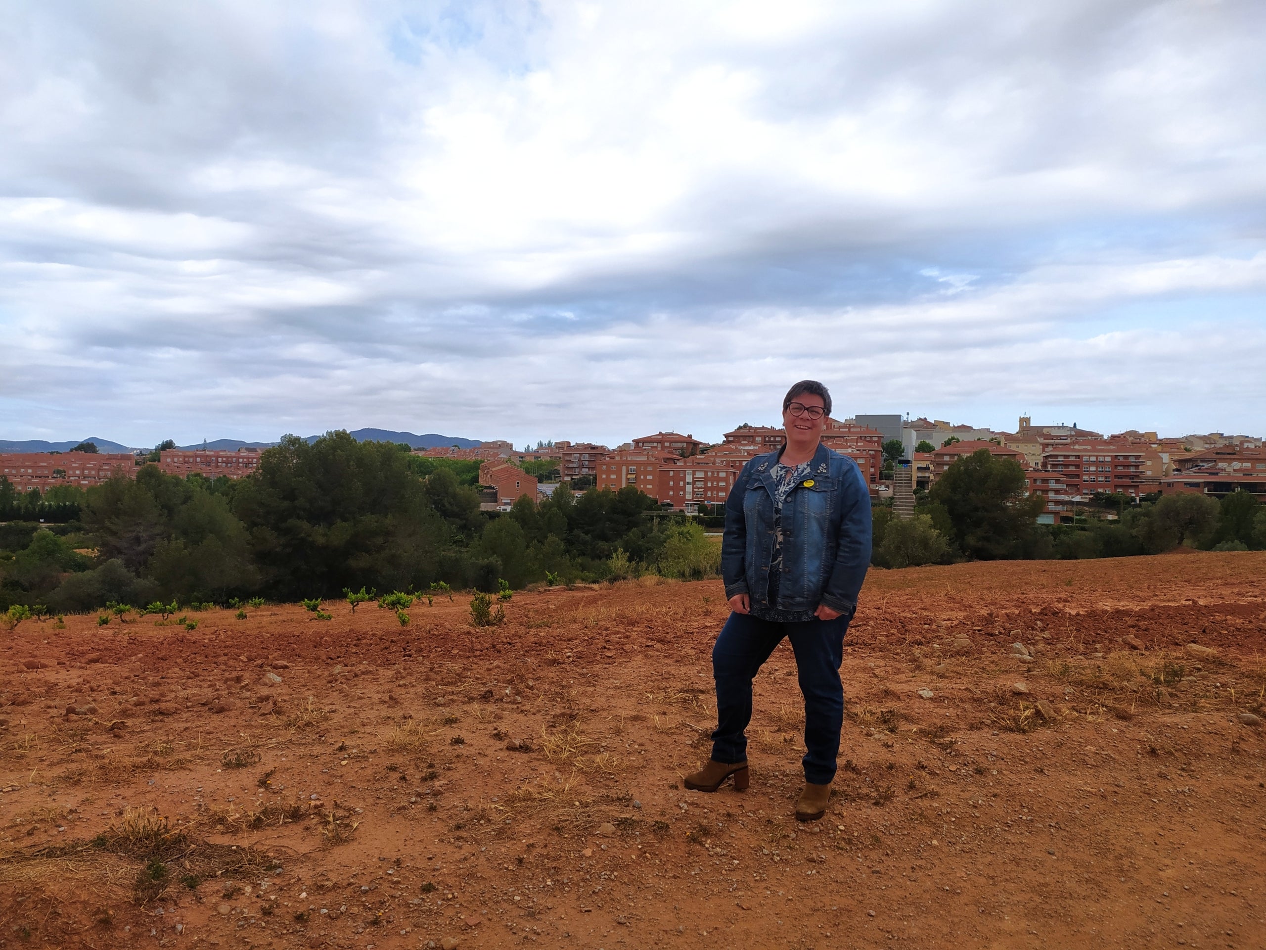 Gemma Margarit, alcaldable de Junts, al camí de Can Galí / Marta Zorita