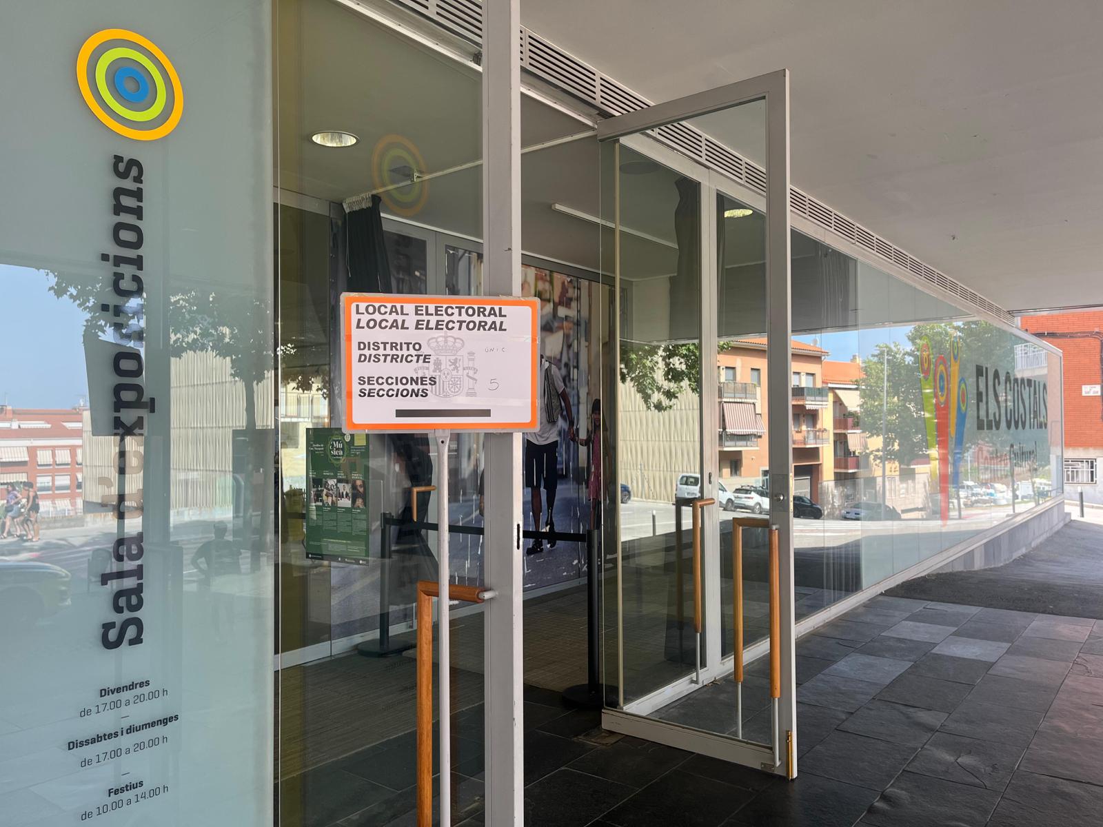 Col·legi electoral ubicat al Centre Cultural Els Costals | Marta Zorita