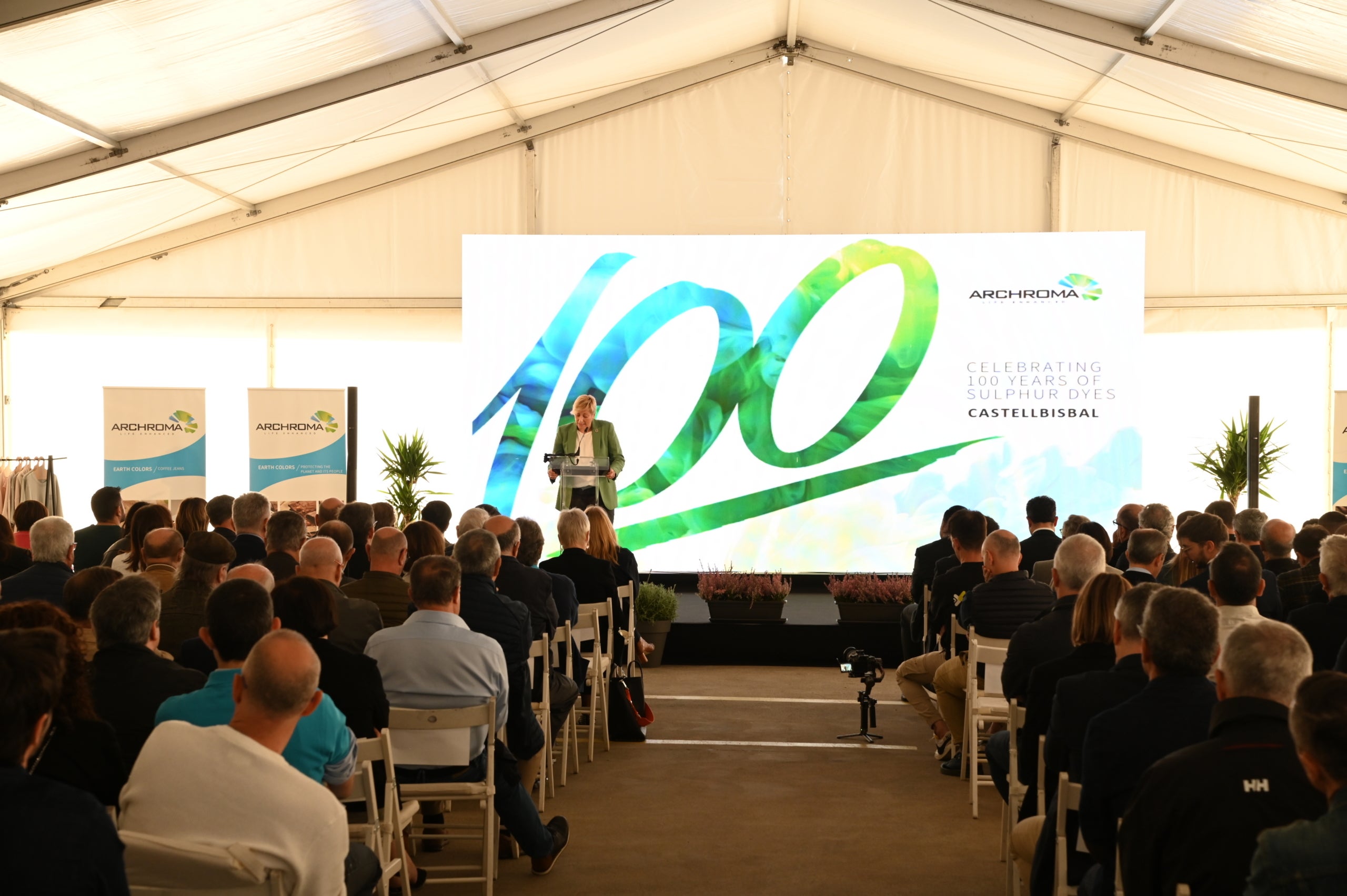 Intervenció de l'alcaldessa durant l'acte de celebració dels 100 anys d'Archroma / Archroma Ibérica. Via Ajuntament de Castellbisbal
