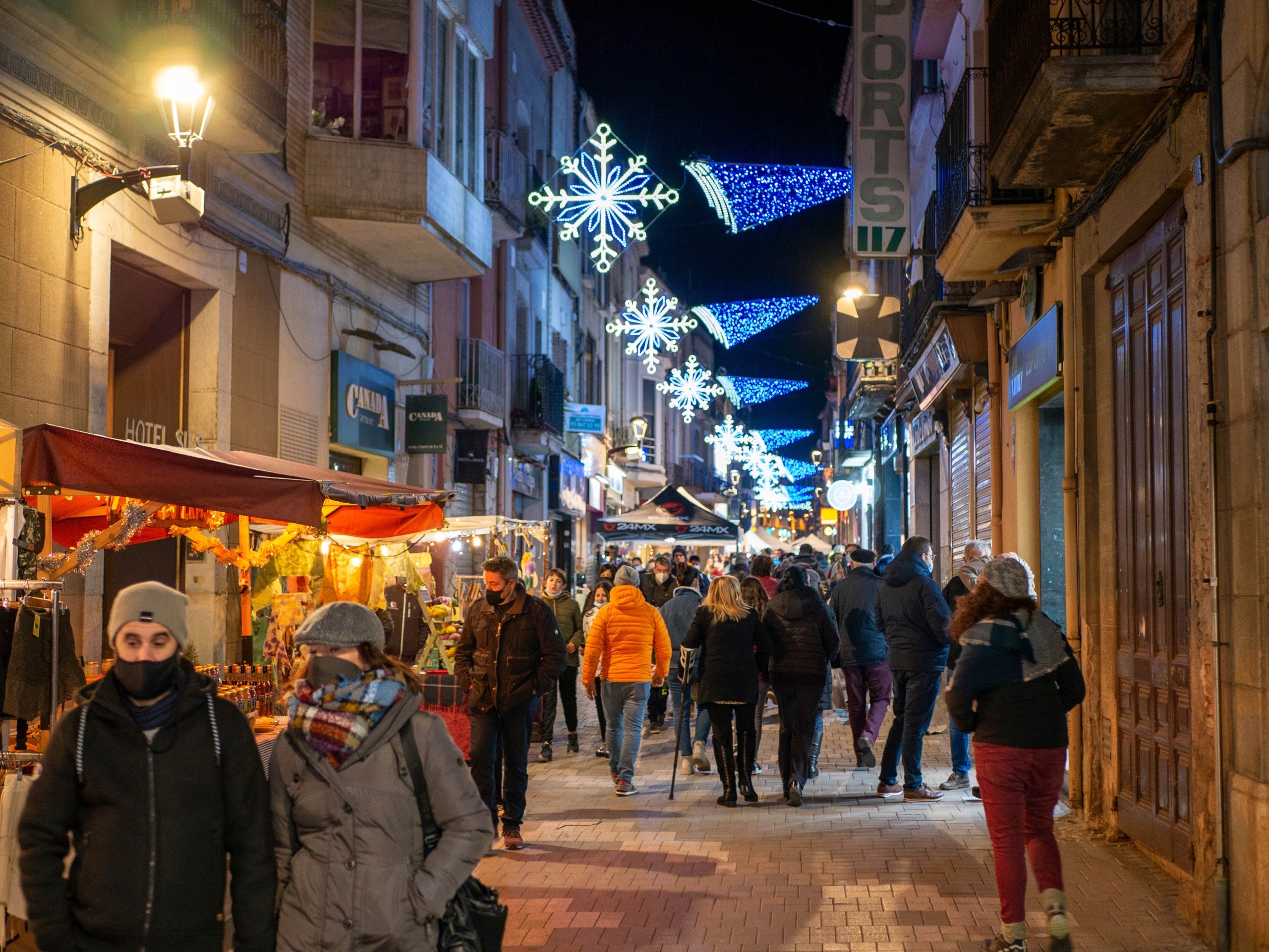 Ciutadans passejant per una Fira de Nadal / Diputació de Barcelona