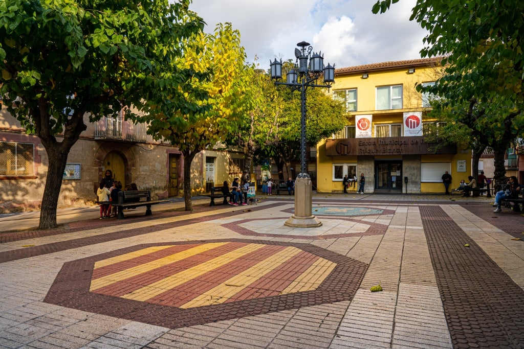 Plaça de l’Església de Castellbisbal / Ajuntament de Castellbisbal
