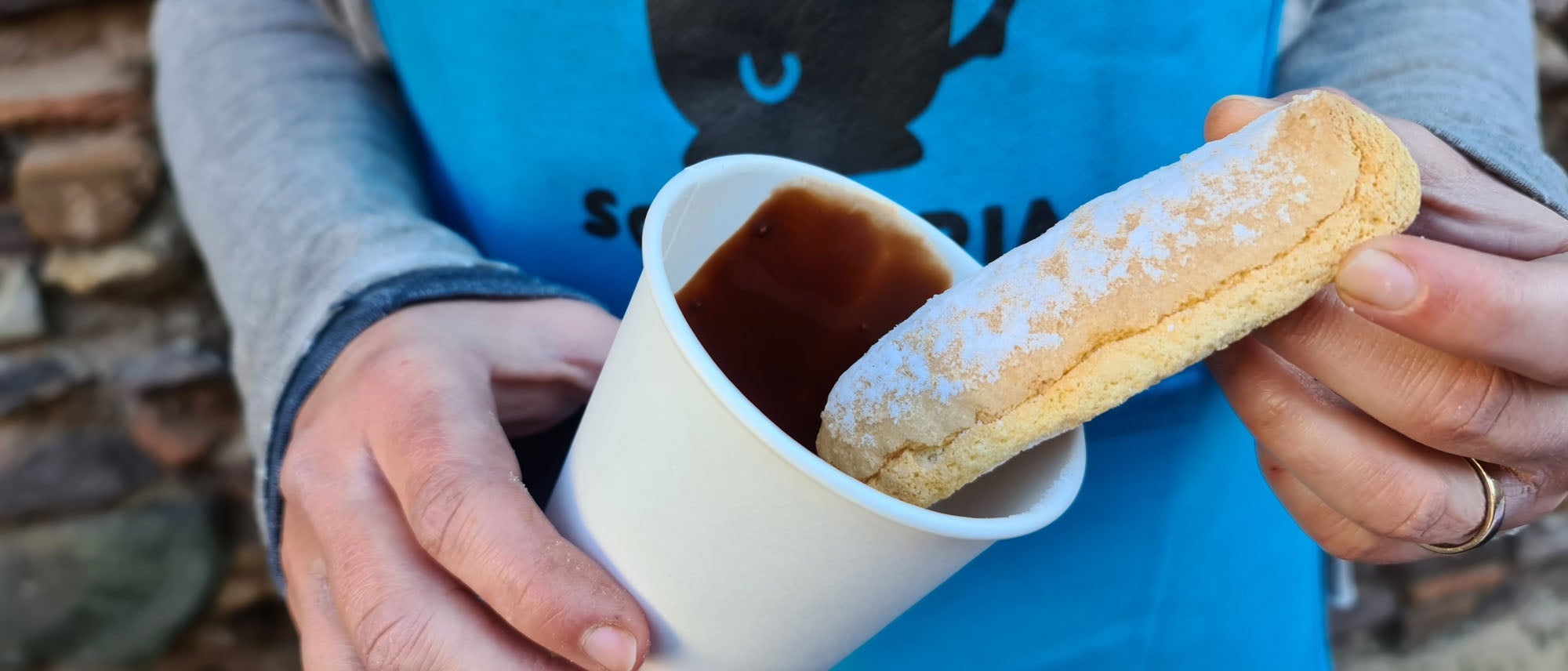 L'Escola Mare de Déu de Montserrat de Castellbisbal organitza una xocolatada solidària per la recerca del càncer infantil / Xocolatada Solidària