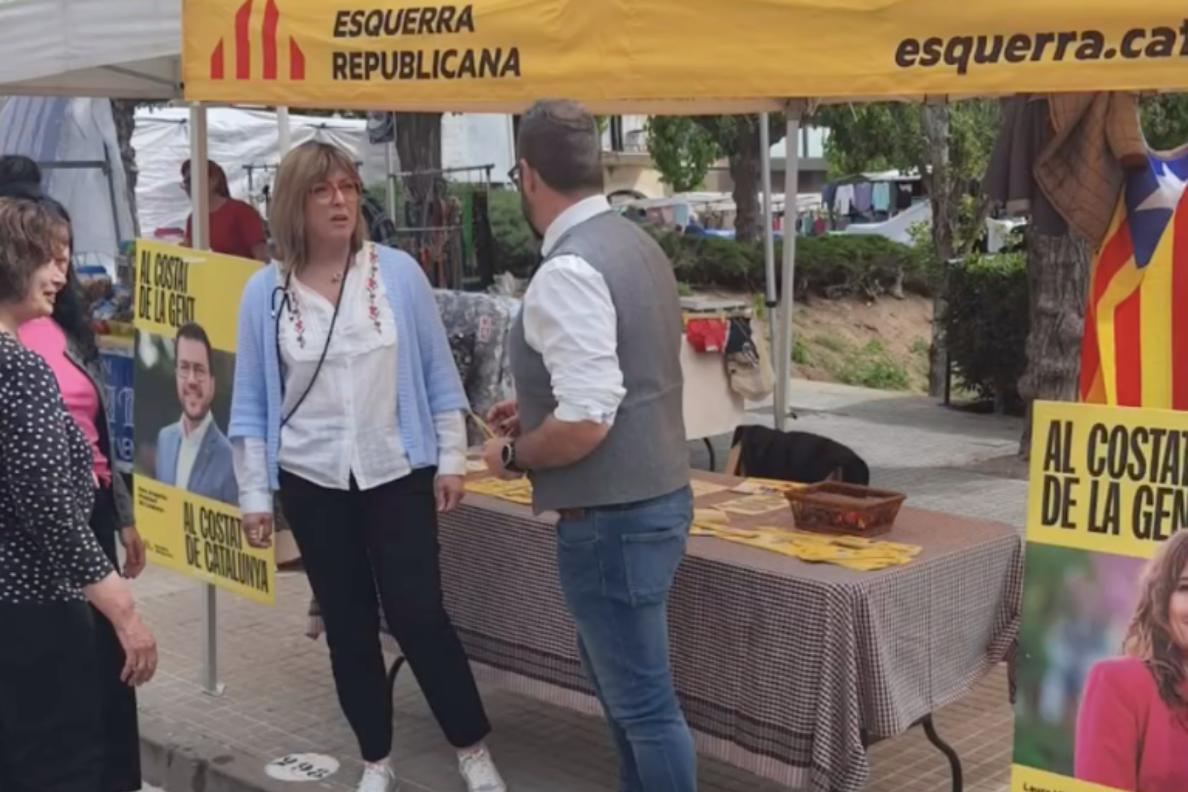 Juli Fernández i Maria Isabel Méndez passegen pel centre de Castellbisbal / Esquerra Republicana Castellbisbal