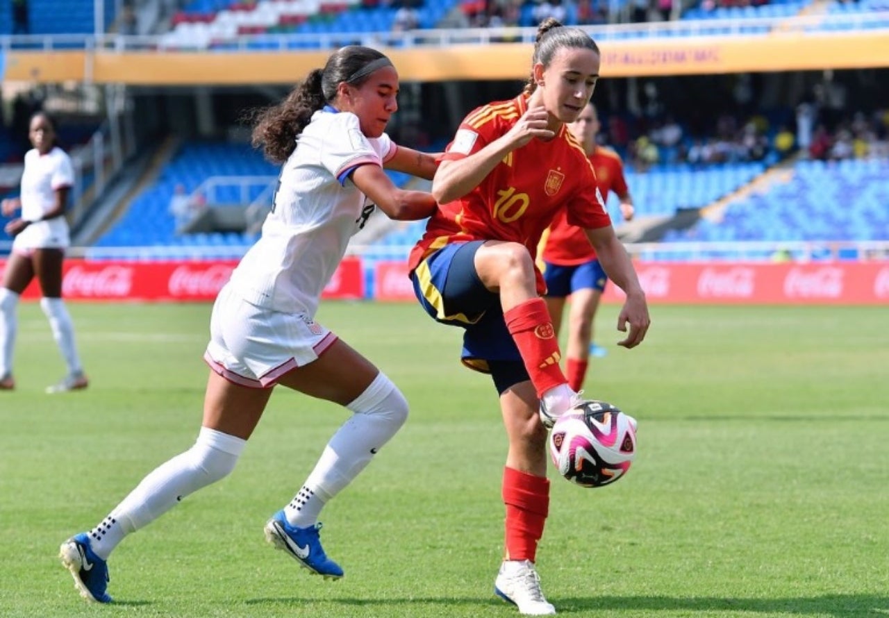 Júlia Bartel, en una acció contra Estats Units en el Mundial sub-20 | RFEF