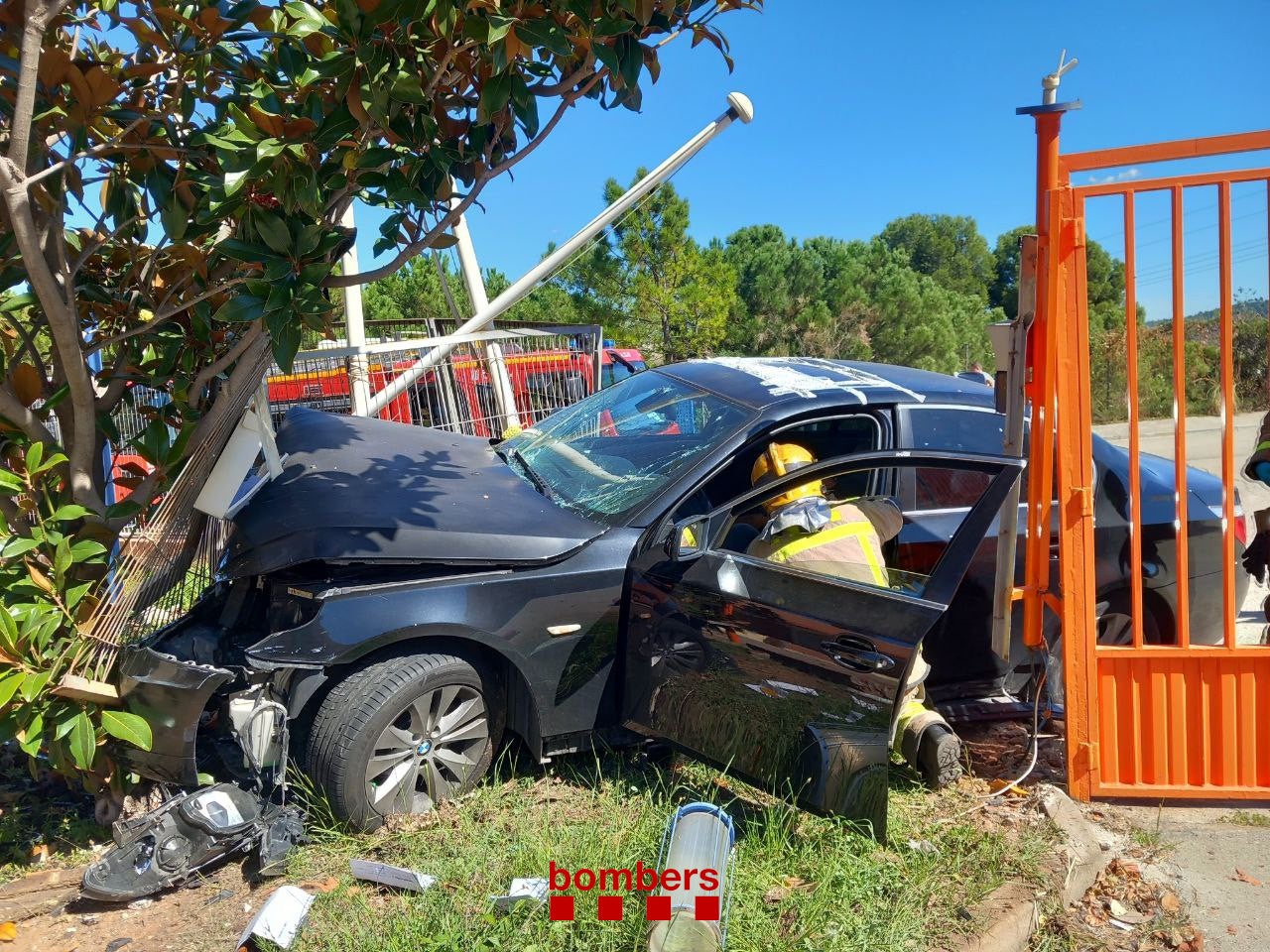 Accident al carrer de les Comunicacions de Castellbisbal | Bombers 

