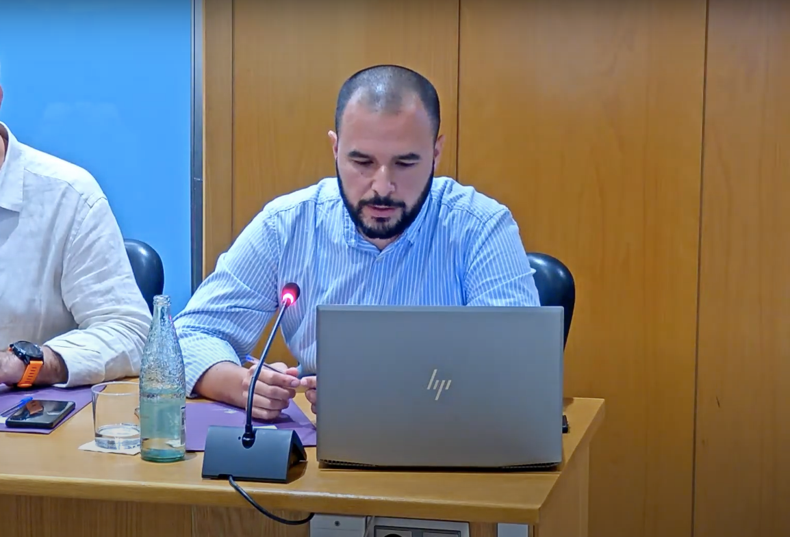 Martín Slemenson, regidor de Vox Castellbisbal, a ple municipal del 30 de setembre | Ajuntament de Castellbisbal