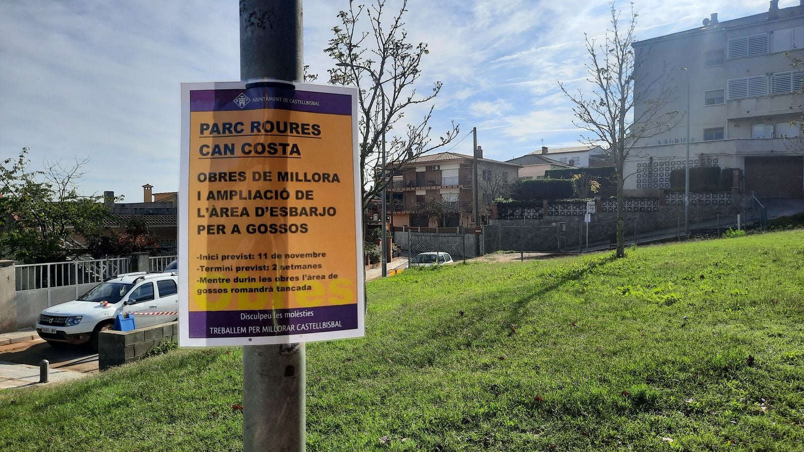 Zona de l'àrea d'esbarjo per a gossos del parc dels Roures | Ajuntament de Castellbisbal