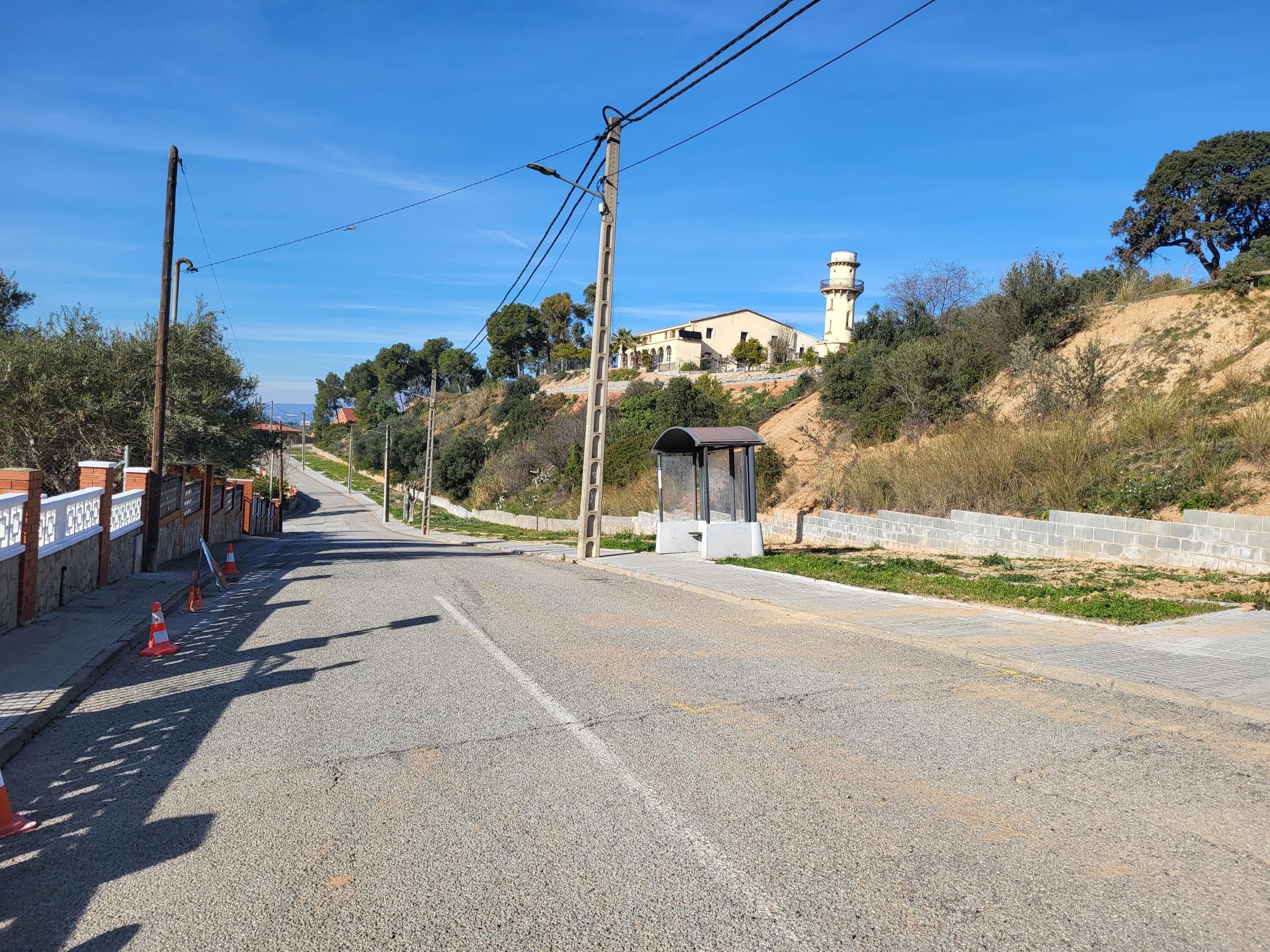 Parada de bus provisional al carrer Panadella | Ajuntament de Castellbisbal